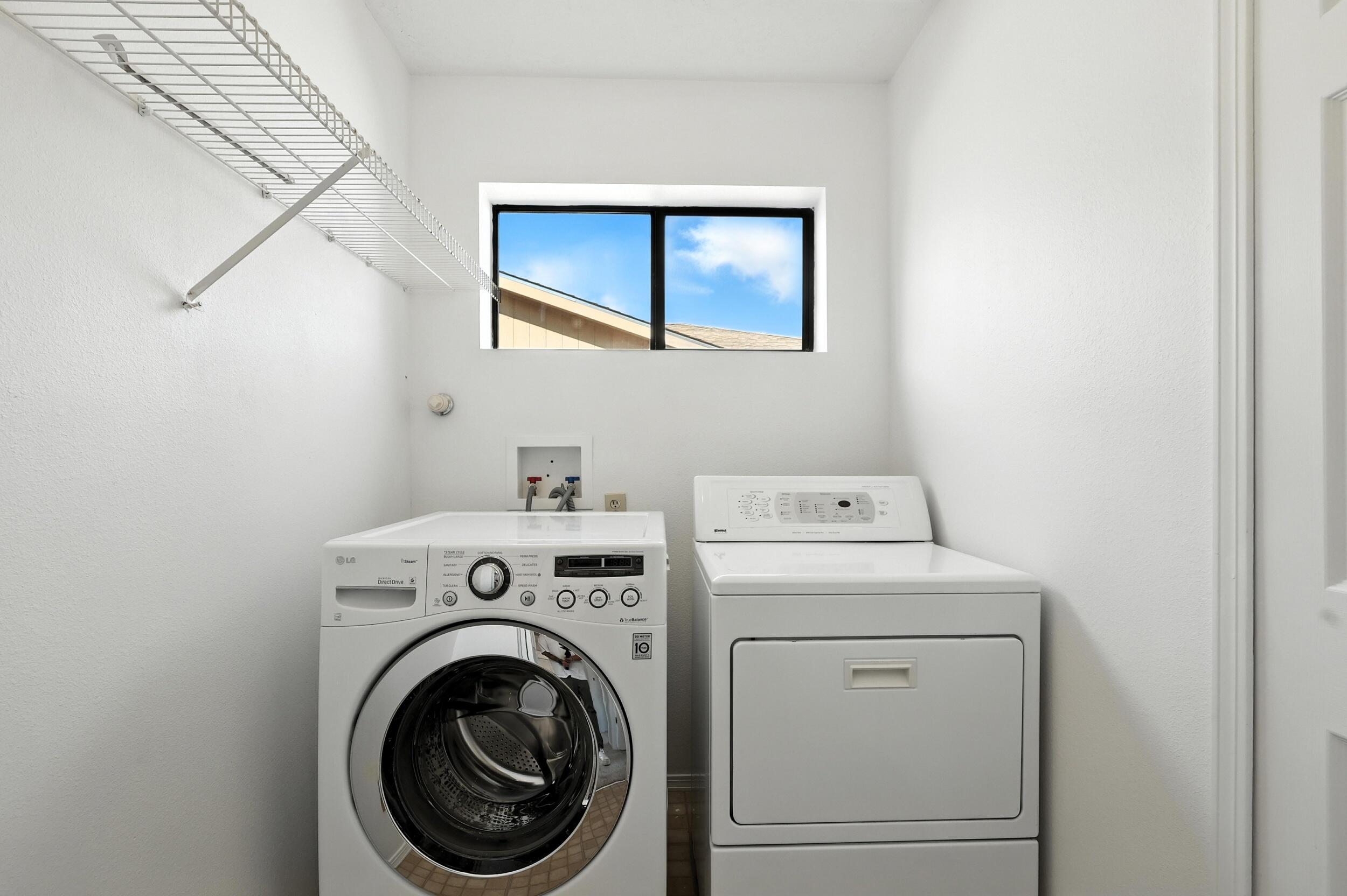 1913 ROANOKE Drive NE