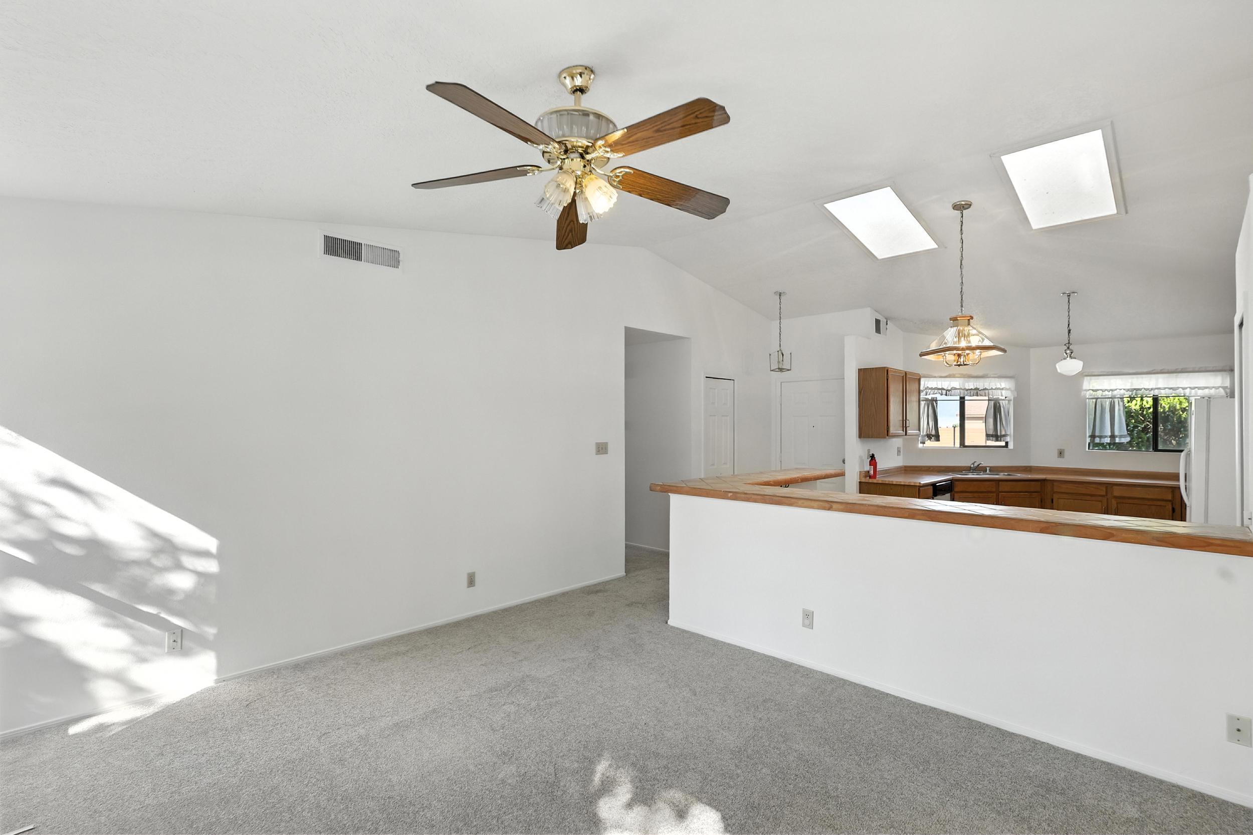 1913 ROANOKE Drive NE