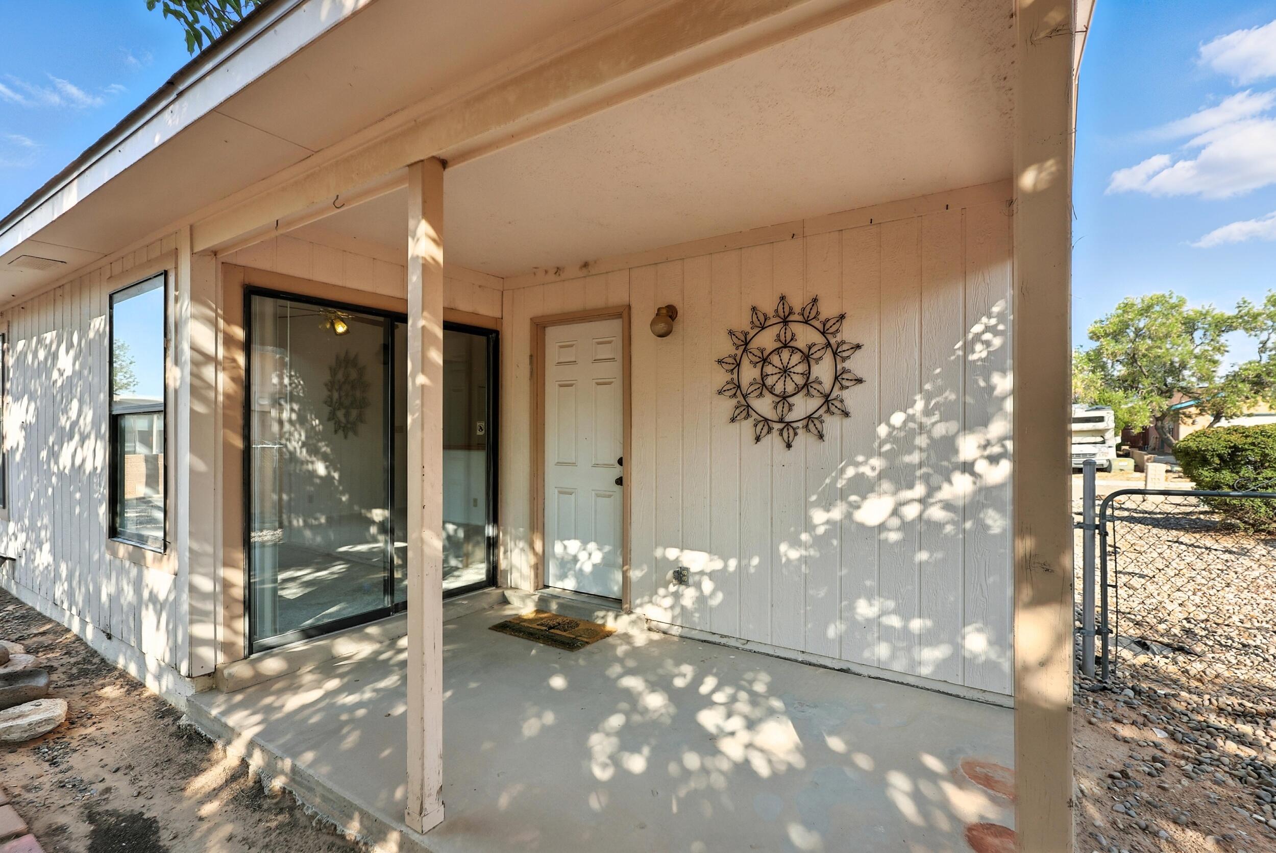 1913 ROANOKE Drive NE