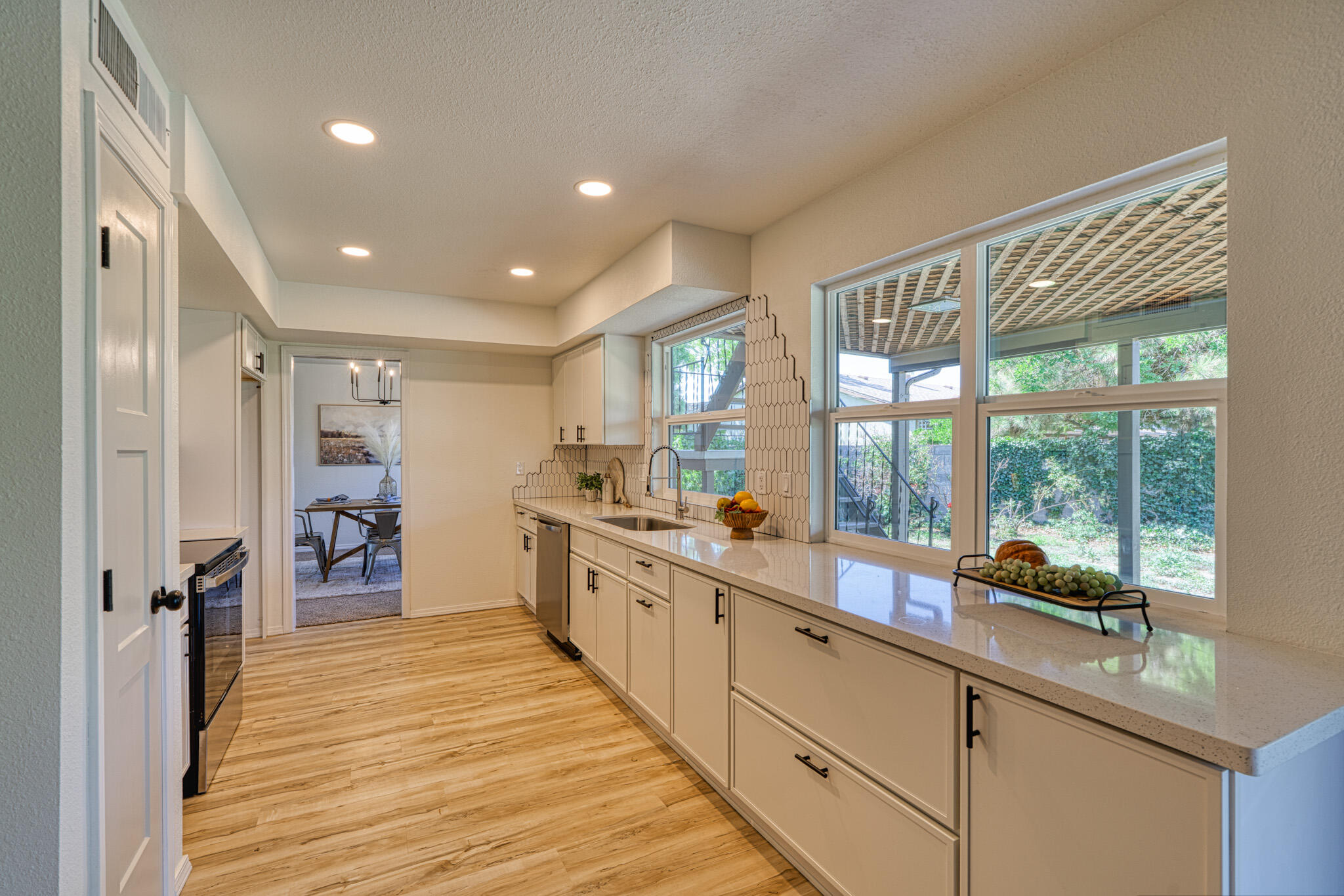 12704 EASTRIDGE Place NE