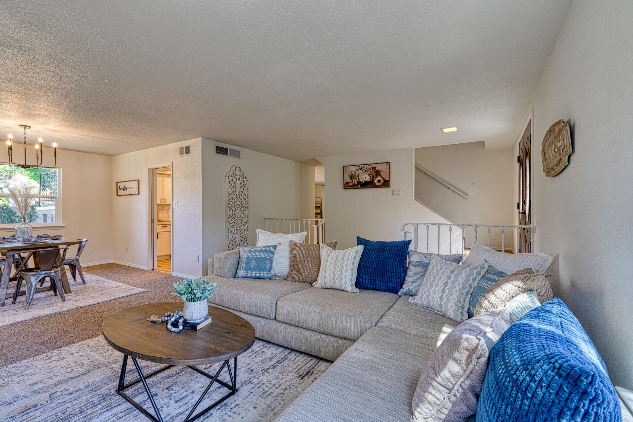 12704 EASTRIDGE Place NE