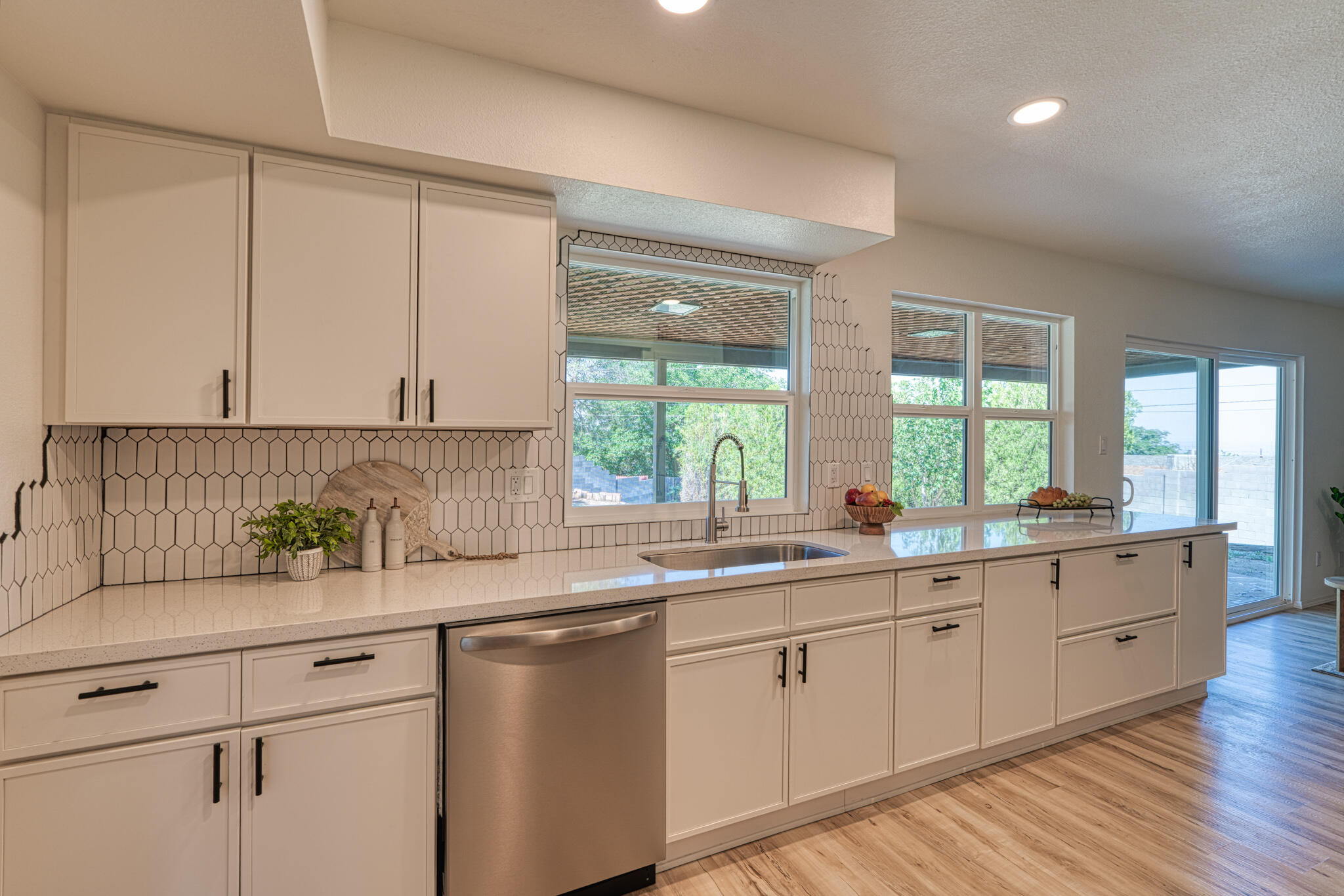 12704 EASTRIDGE Place NE