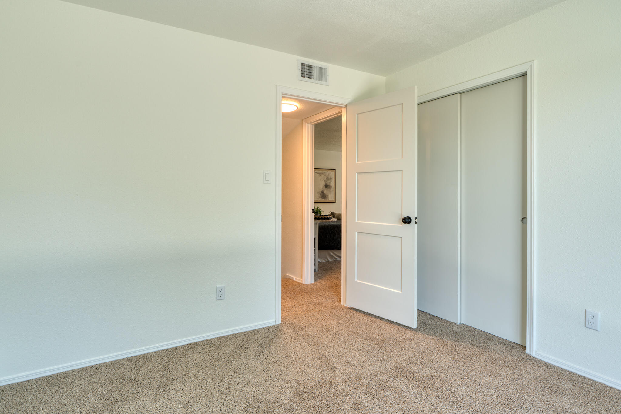 12704 EASTRIDGE Place NE