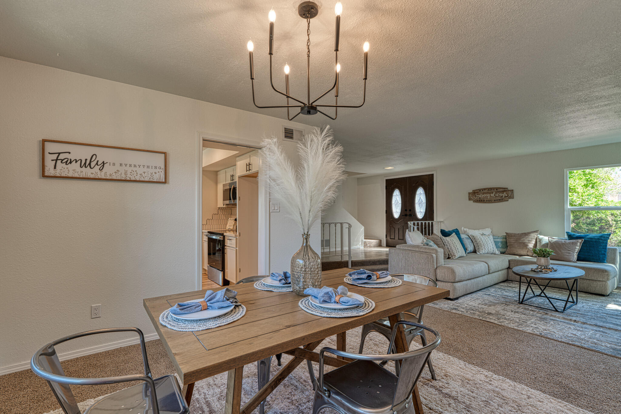 12704 EASTRIDGE Place NE