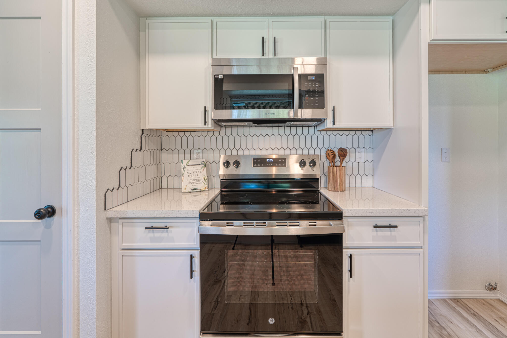 12704 EASTRIDGE Place NE