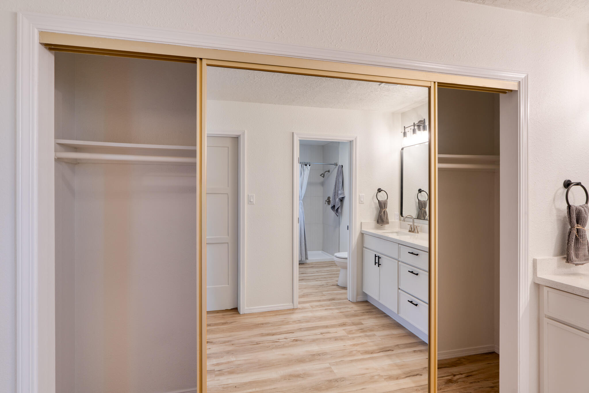 12704 EASTRIDGE Place NE