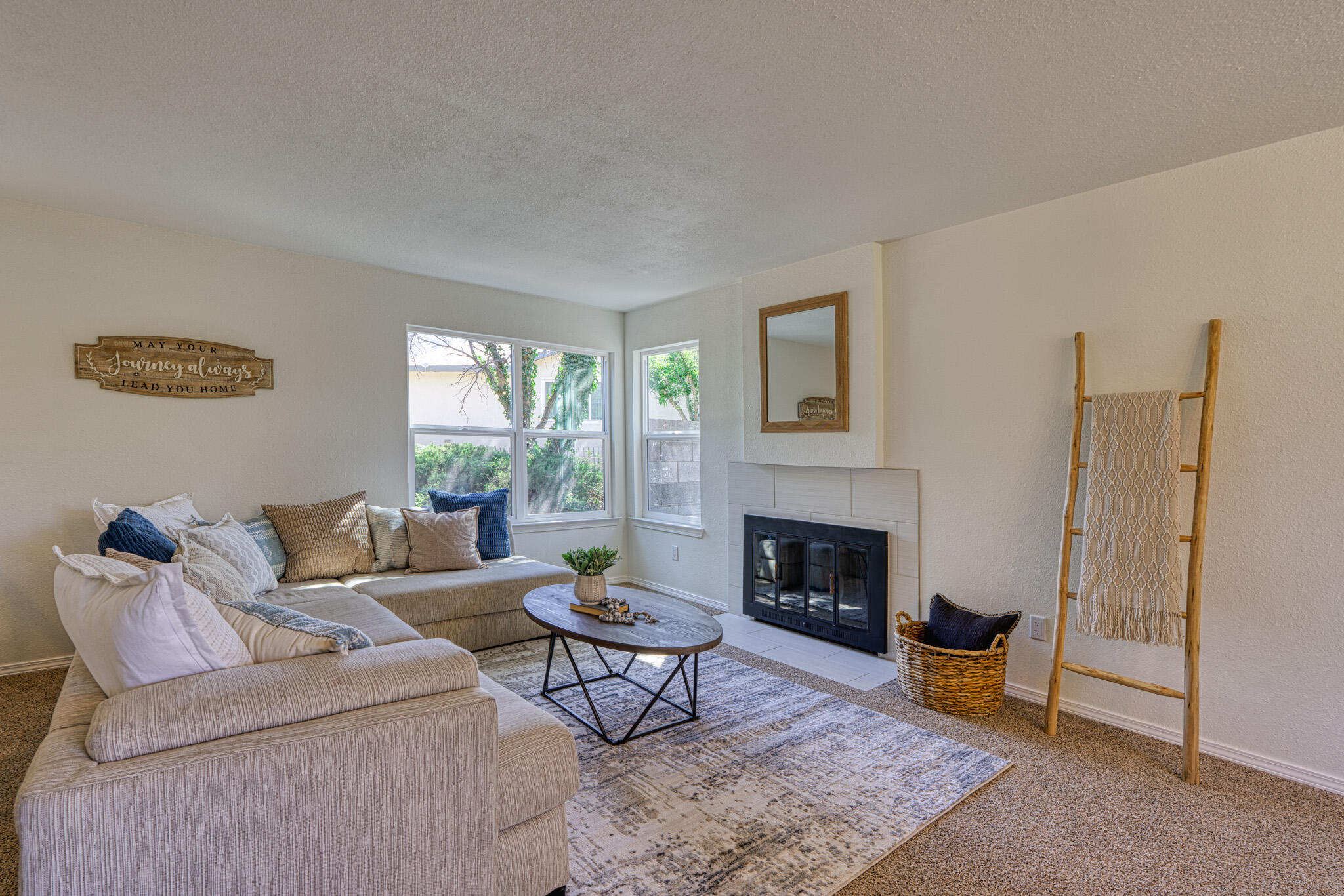 12704 EASTRIDGE Place NE