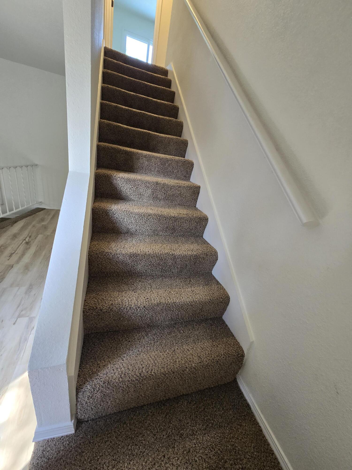 12704 EASTRIDGE Place NE