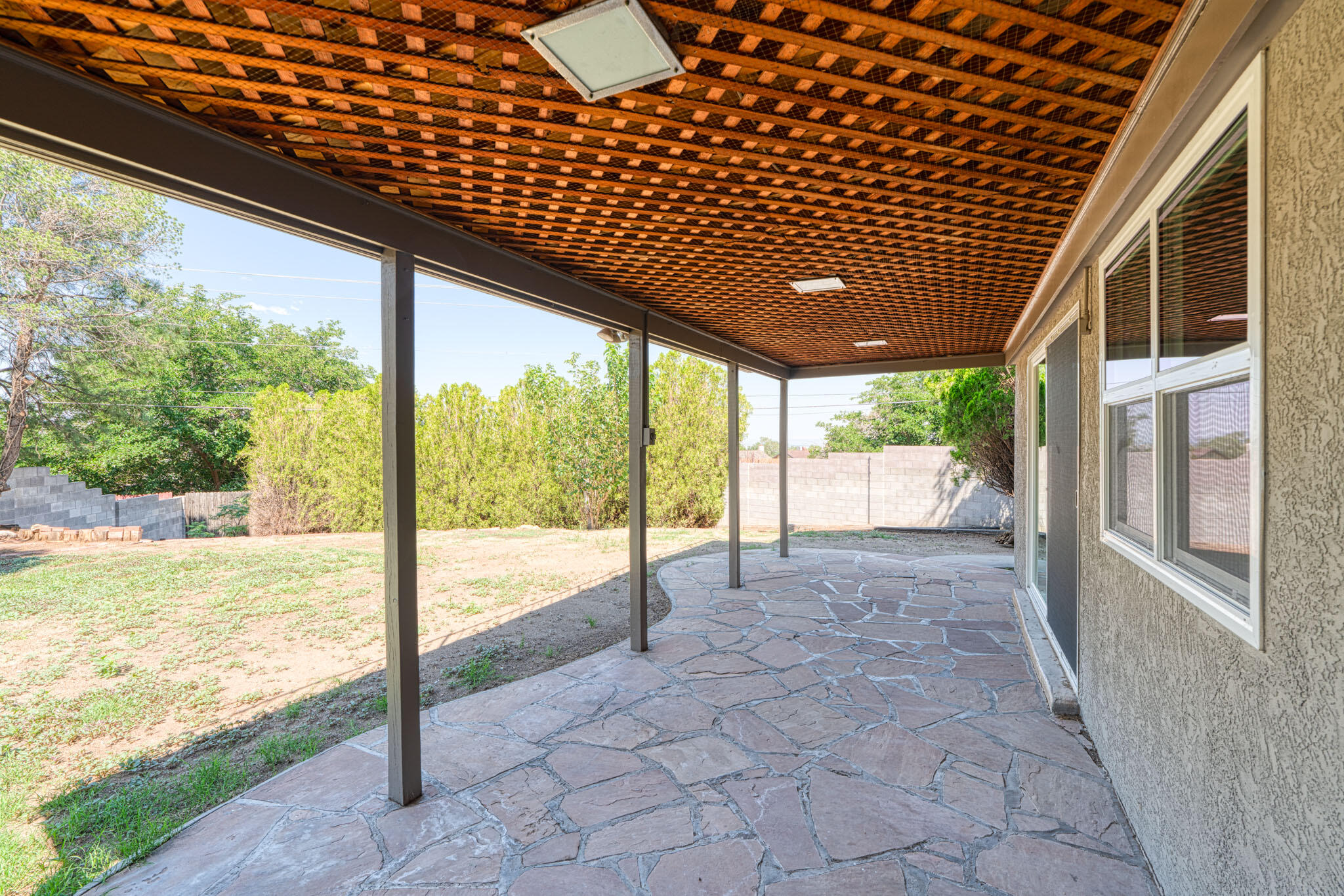 12704 EASTRIDGE Place NE