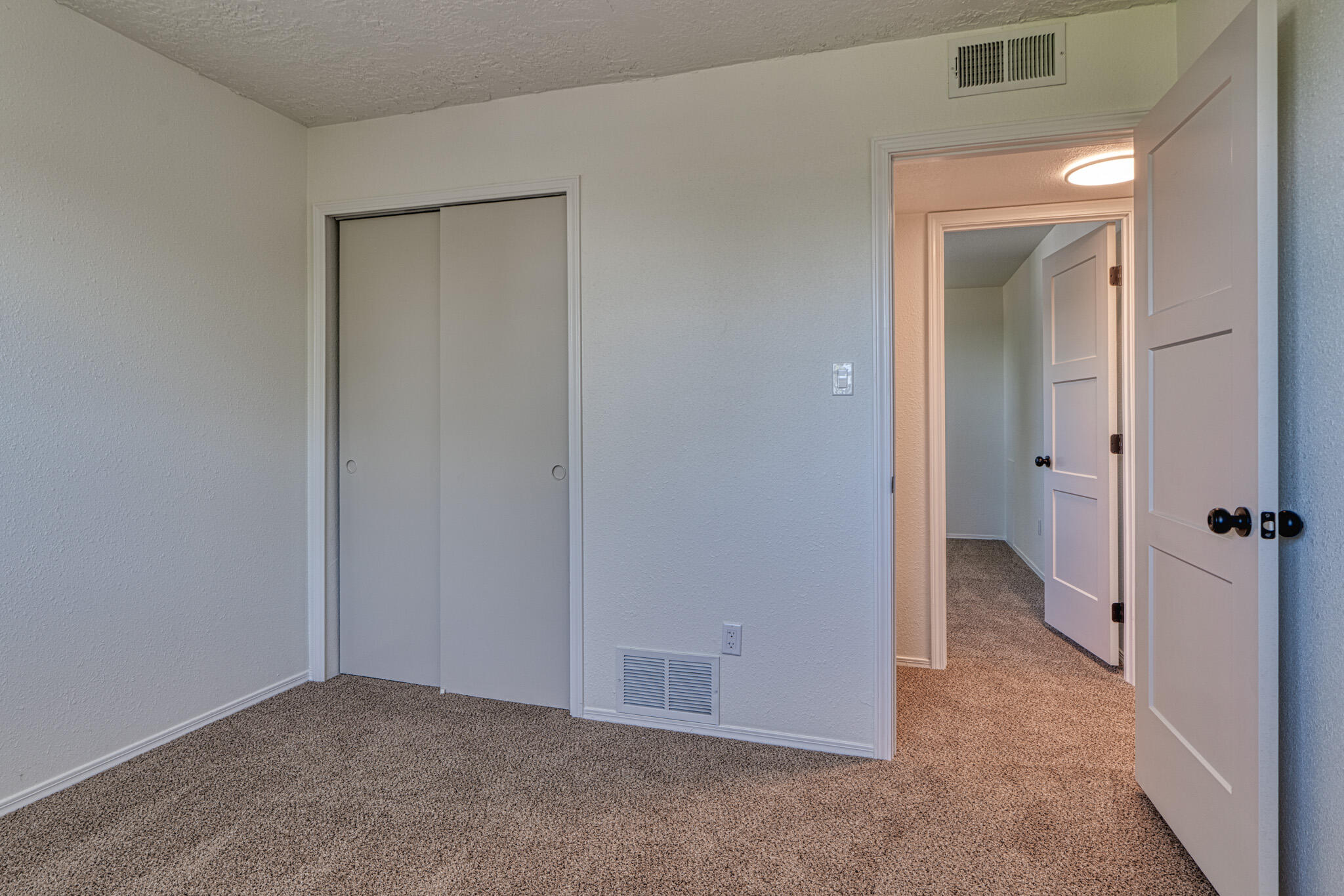 12704 EASTRIDGE Place NE