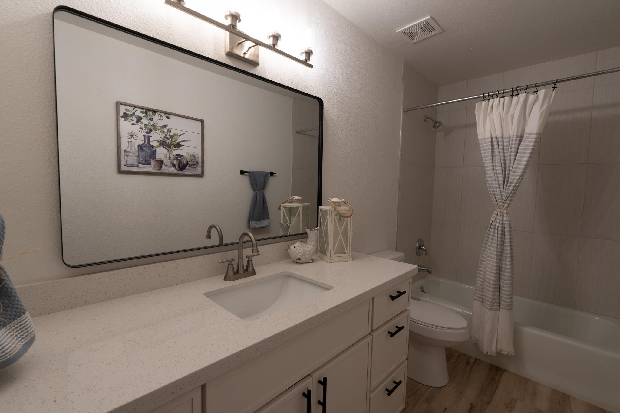 12704 EASTRIDGE Place NE