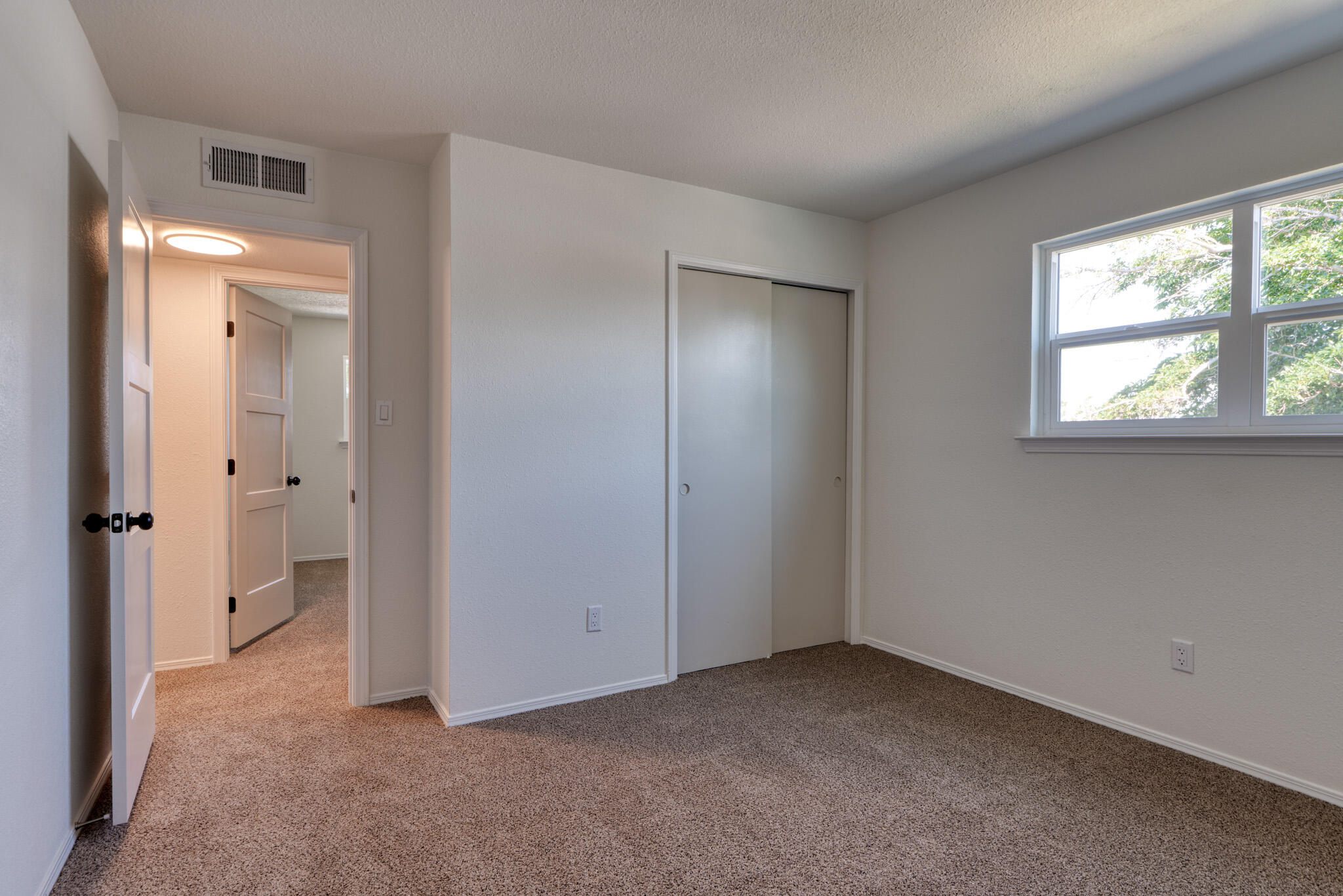 12704 EASTRIDGE Place NE