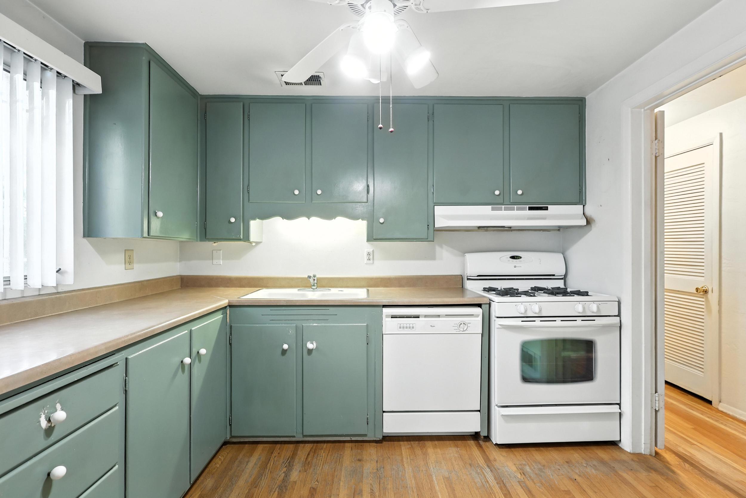 2908 ARIZONA Street NE