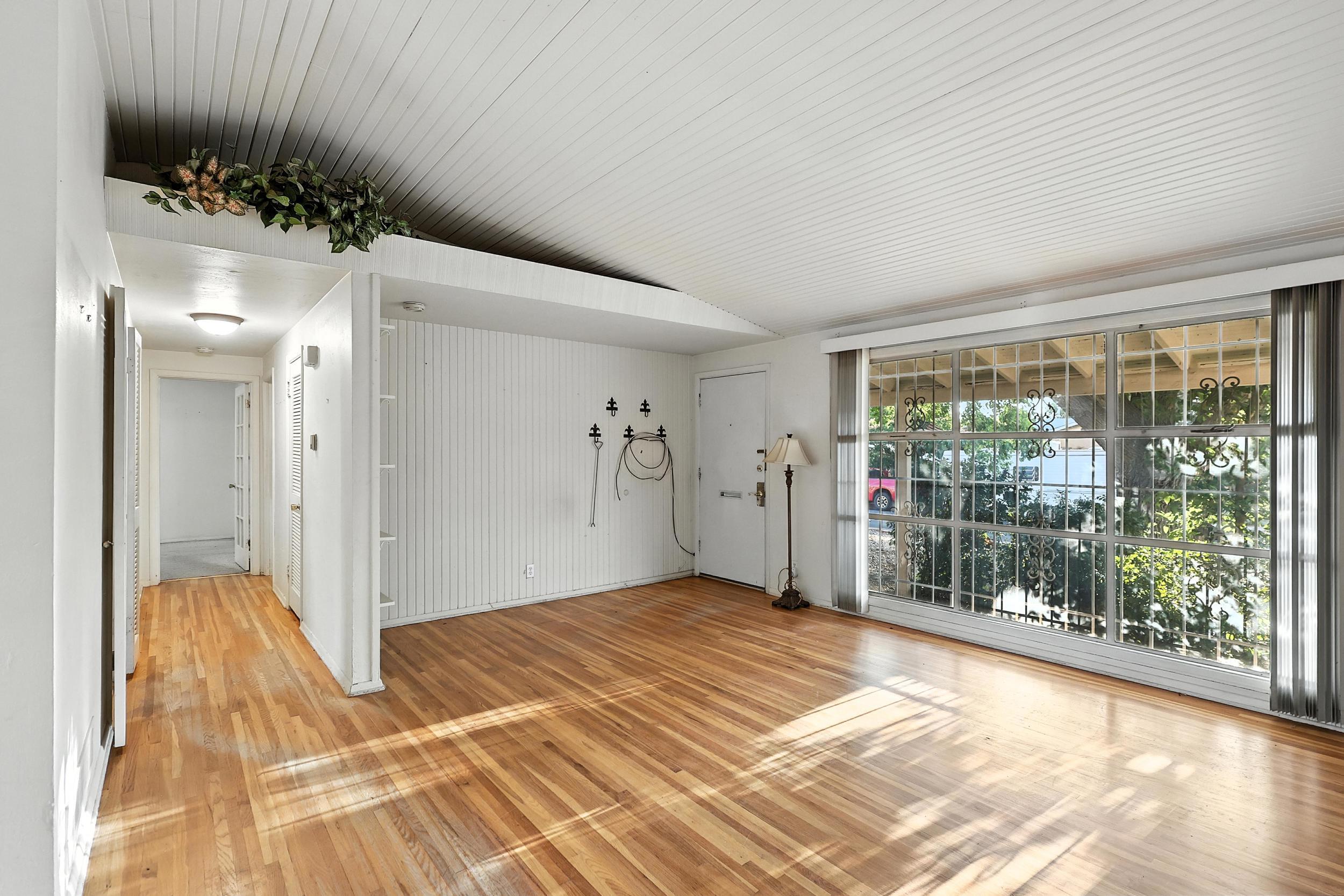 2908 ARIZONA Street NE