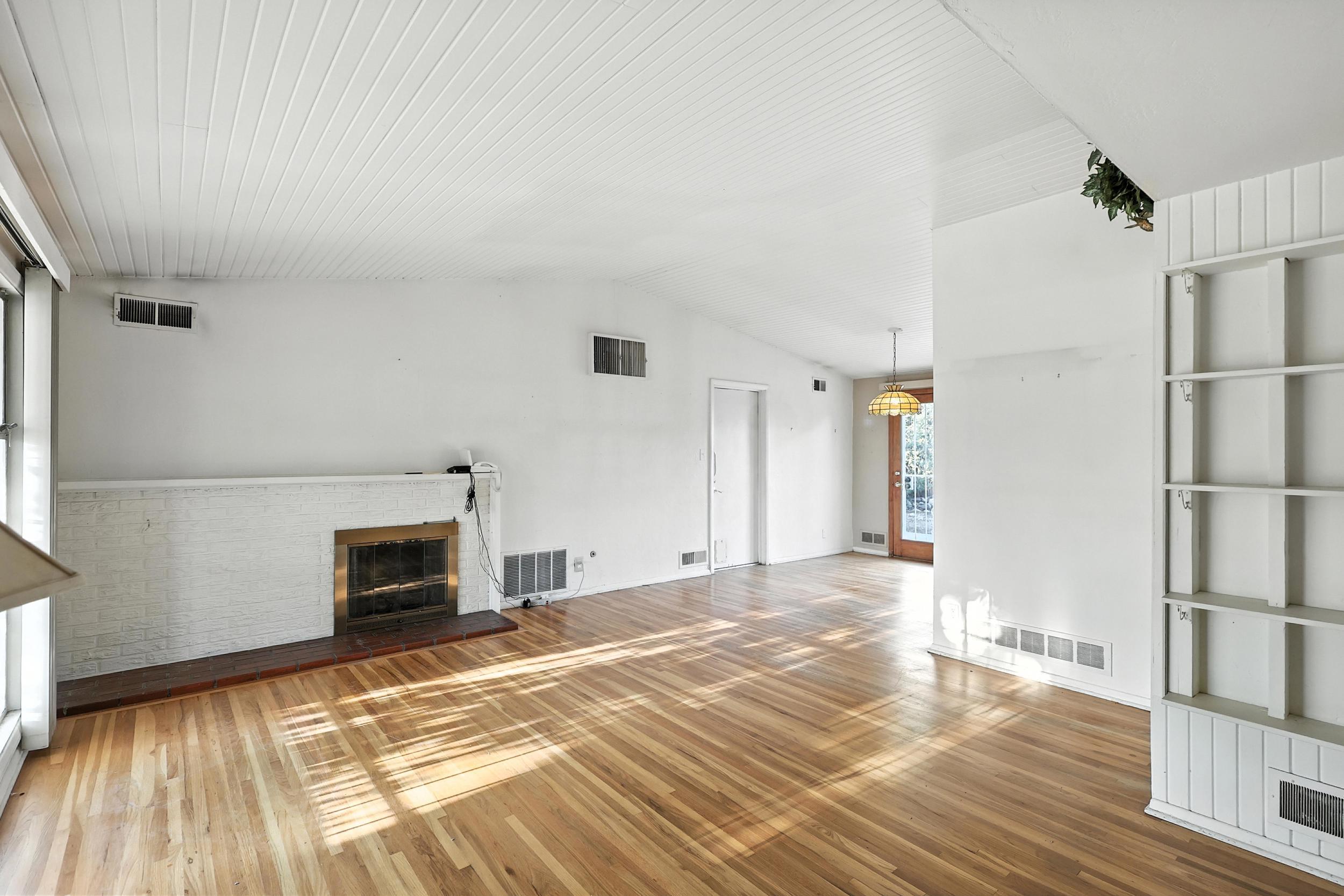 2908 ARIZONA Street NE