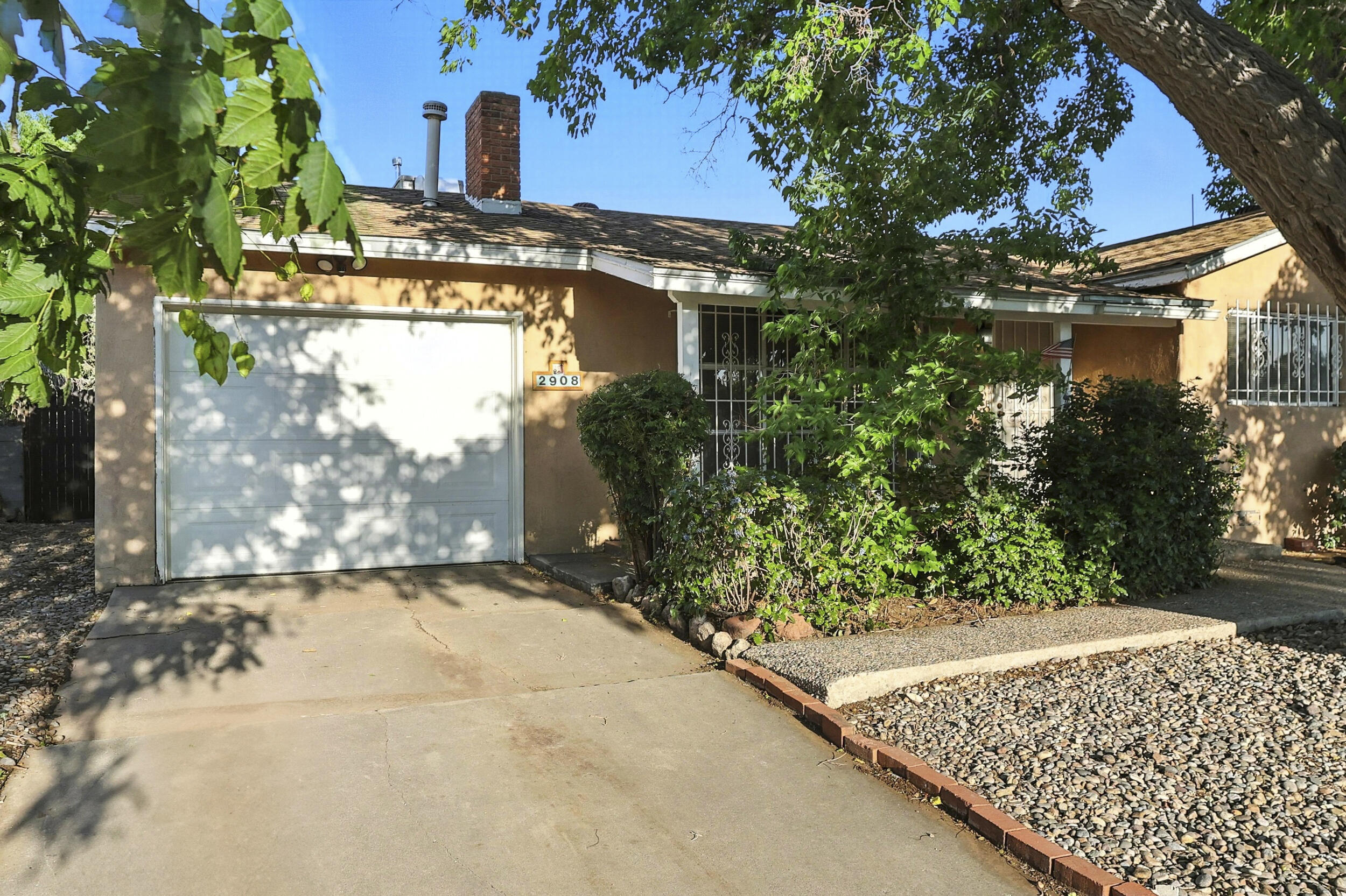 2908 ARIZONA Street NE