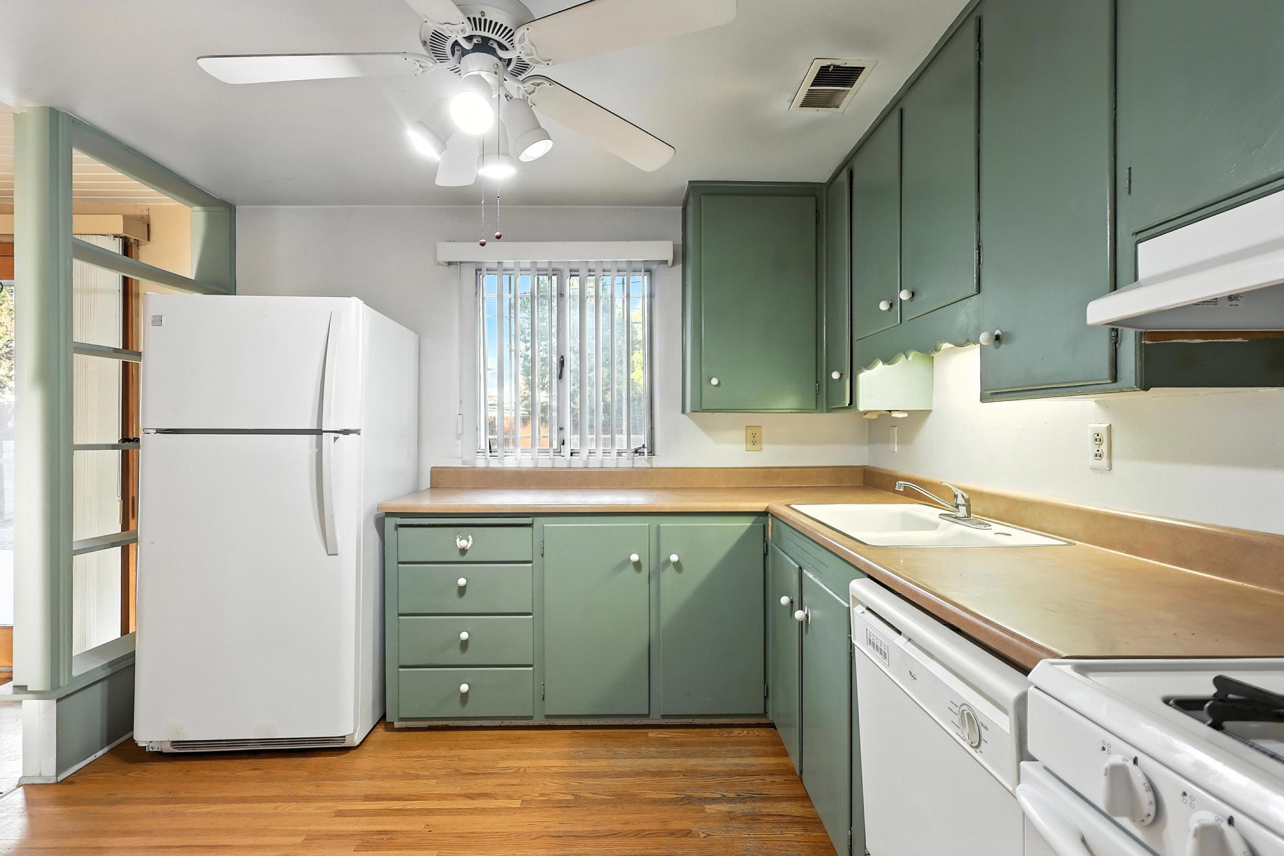 2908 ARIZONA Street NE