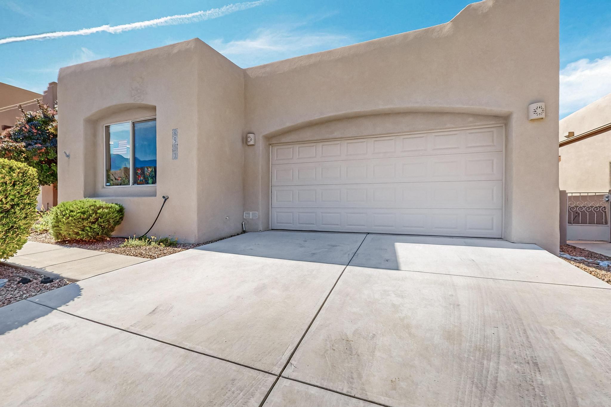 8912 Desert Fox Way NE