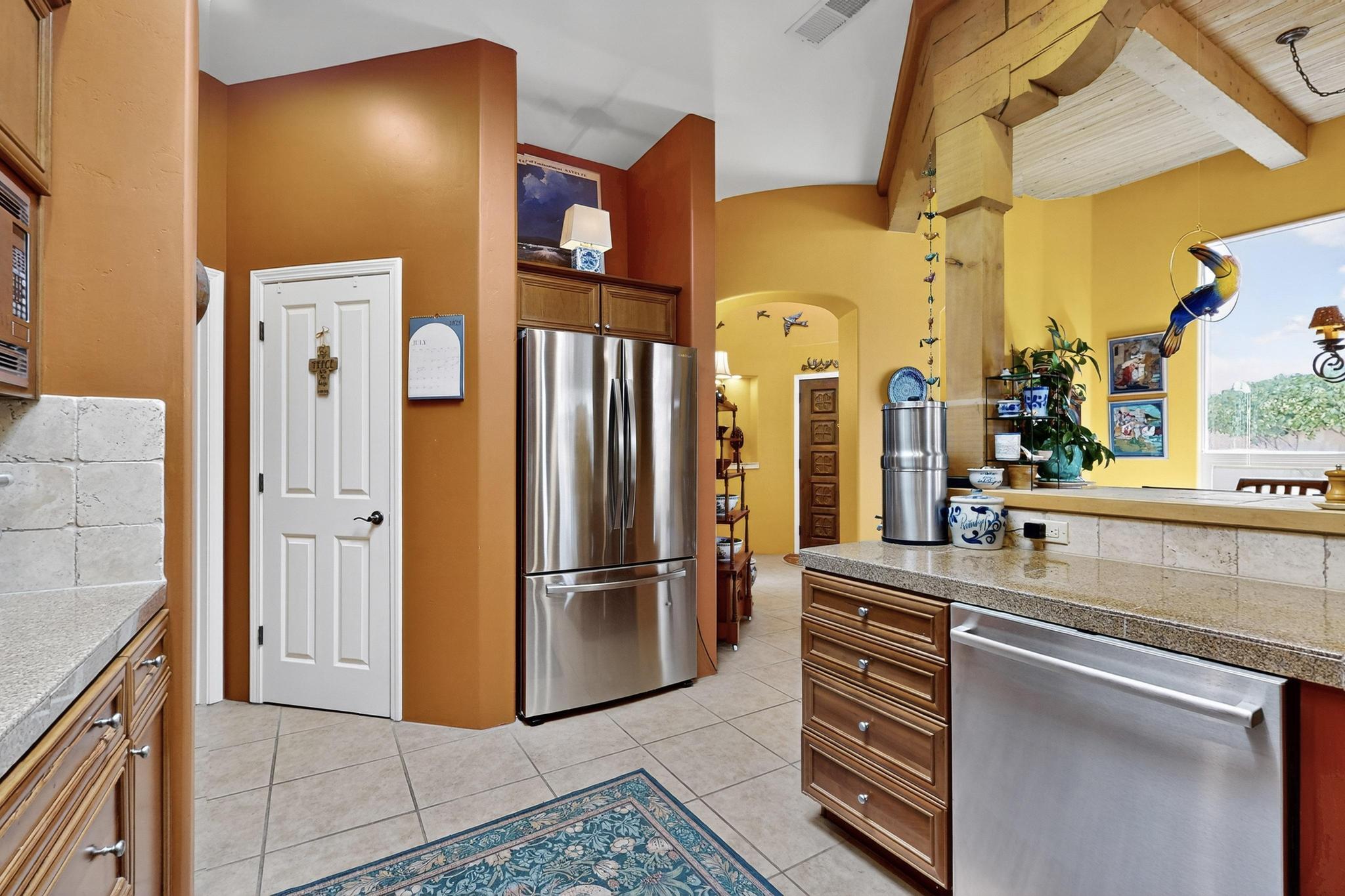 8912 Desert Fox Way NE