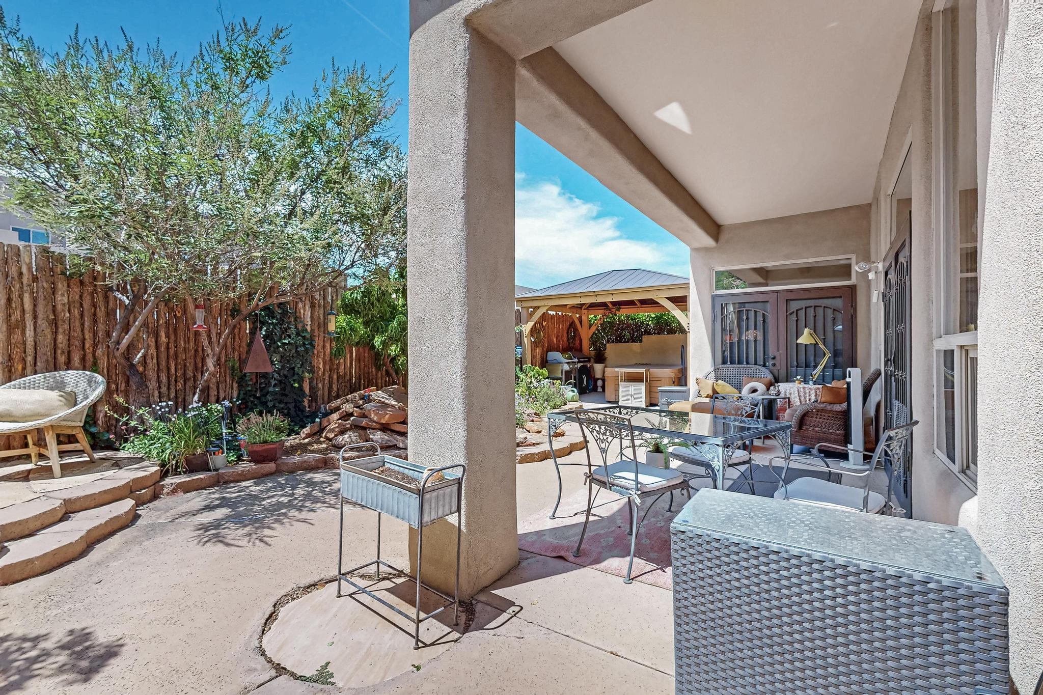 8912 Desert Fox Way NE