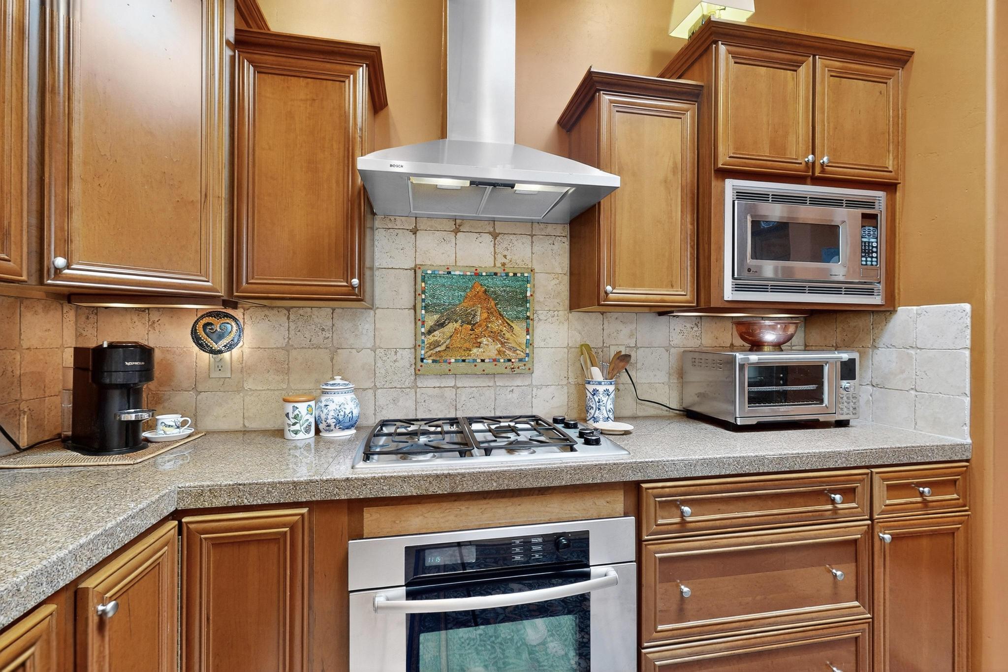 8912 Desert Fox Way NE