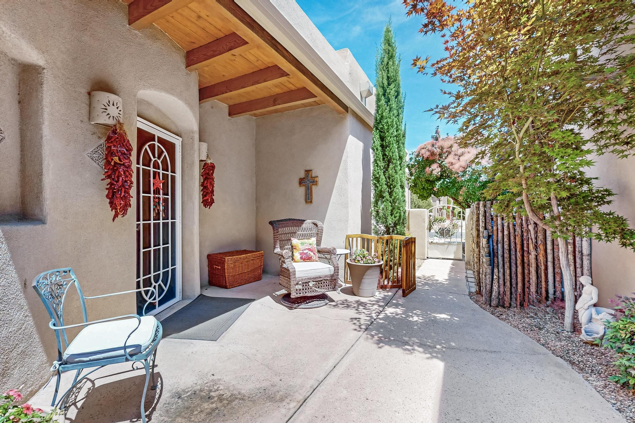 8912 Desert Fox Way NE