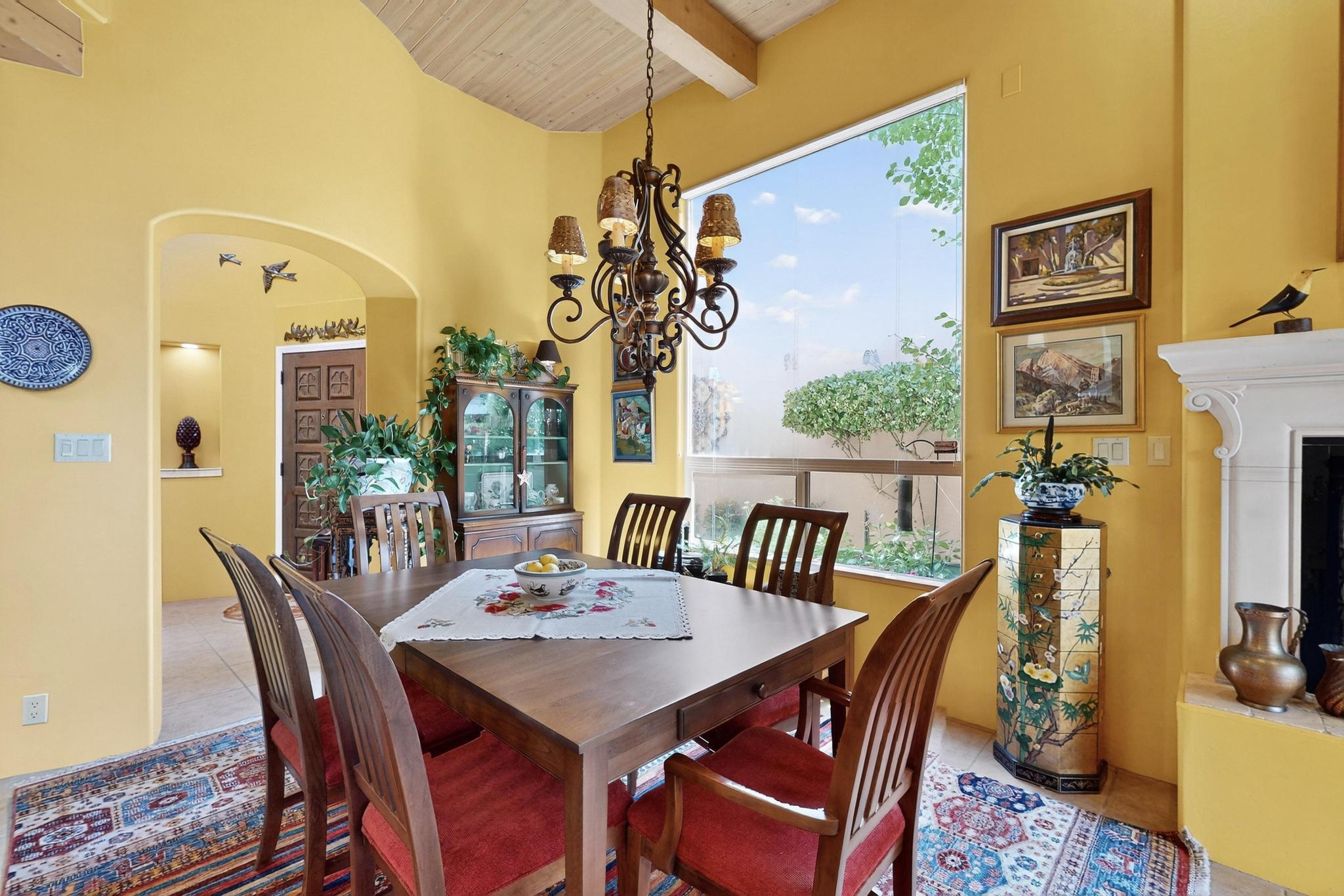 8912 Desert Fox Way NE