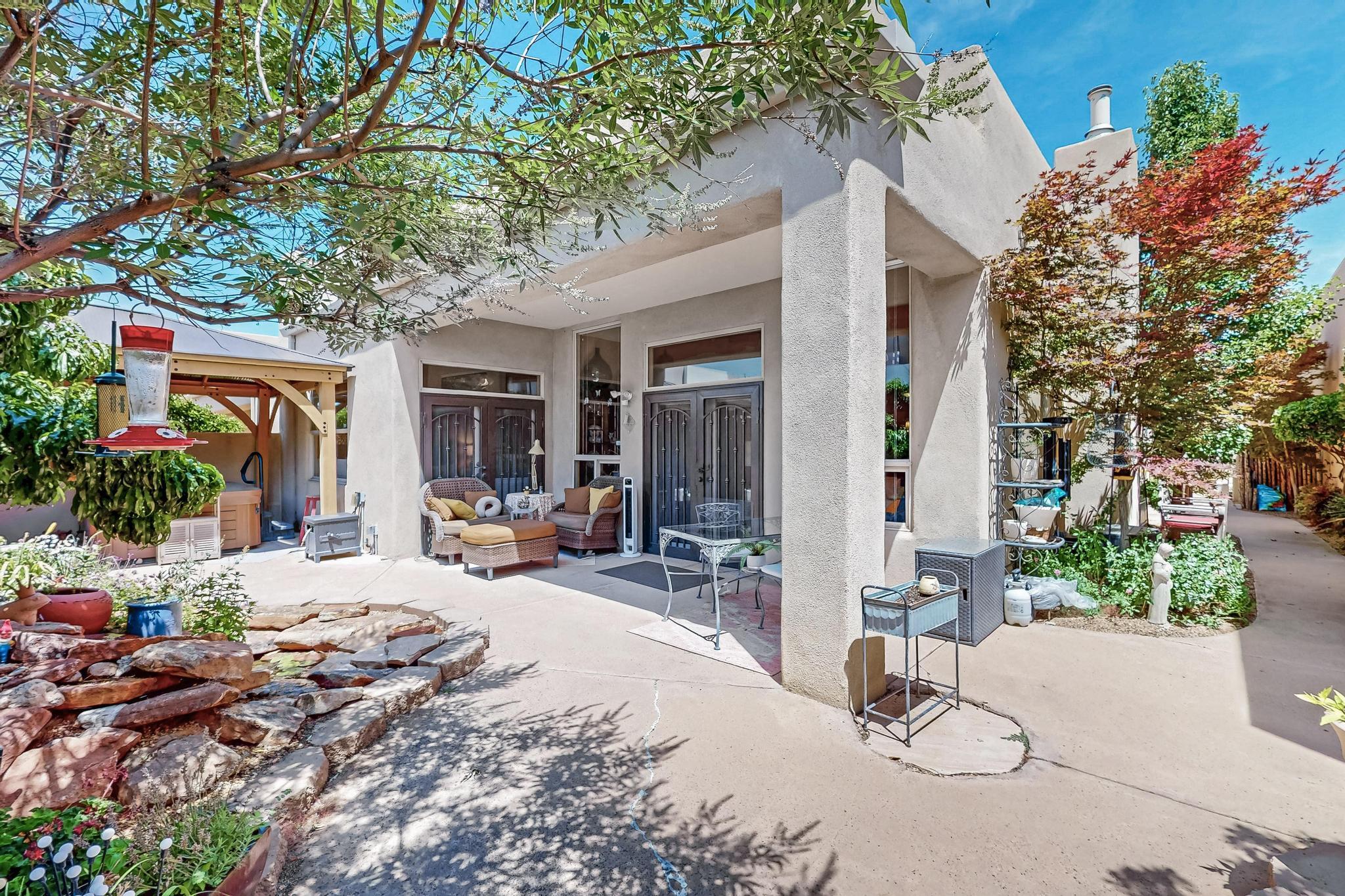 8912 Desert Fox Way NE