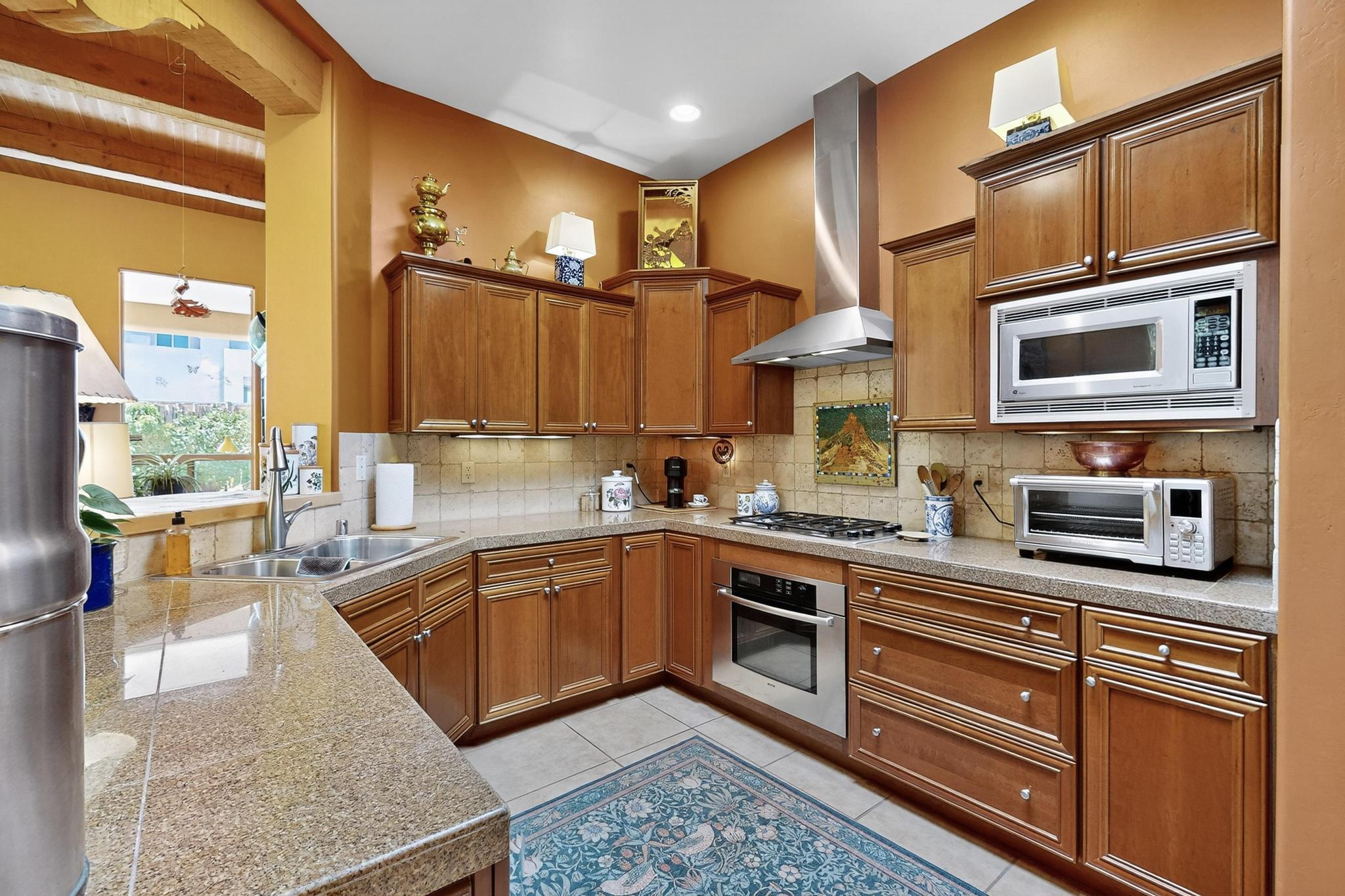 8912 Desert Fox Way NE