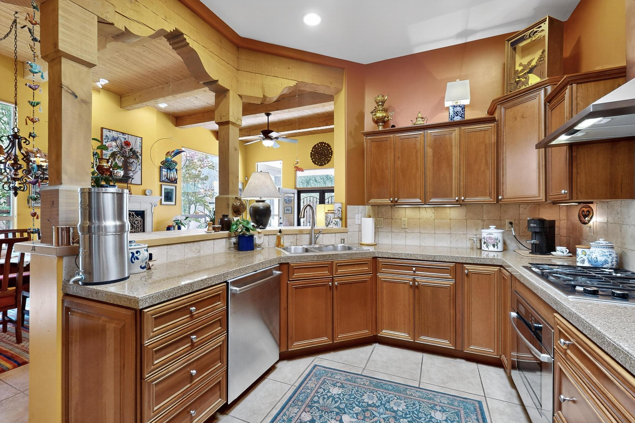 8912 Desert Fox Way NE