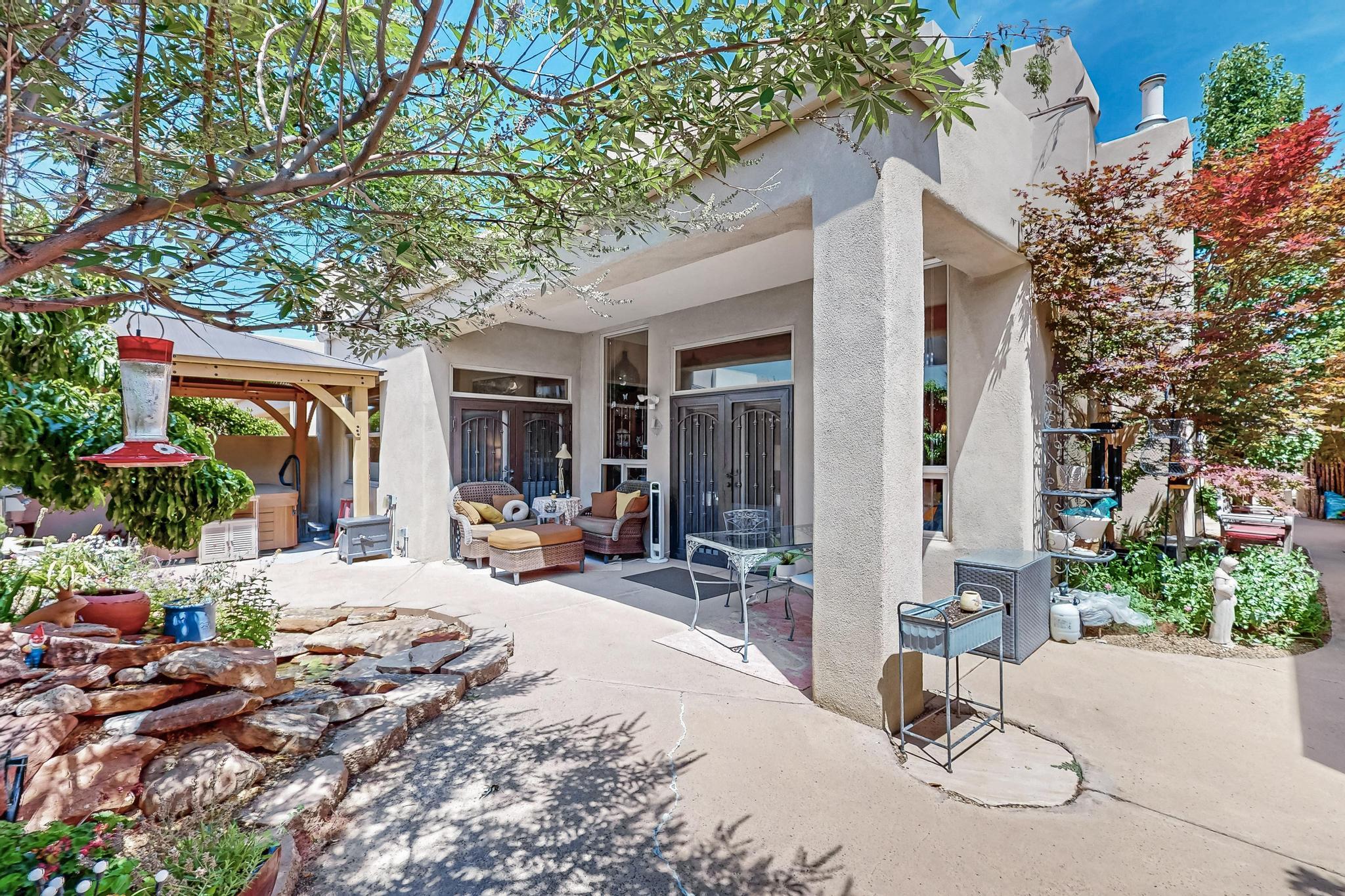 8912 Desert Fox Way NE