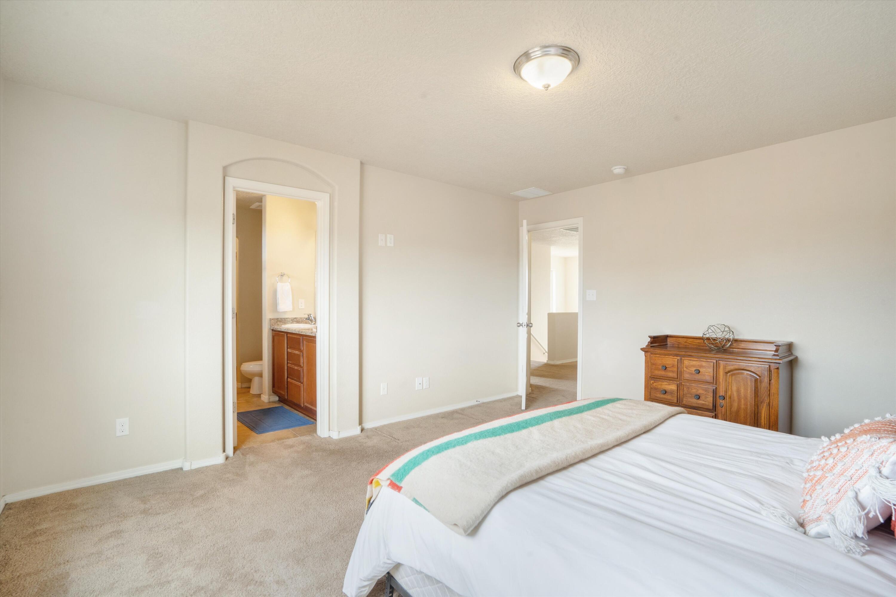 1113 JACOBS Drive NE