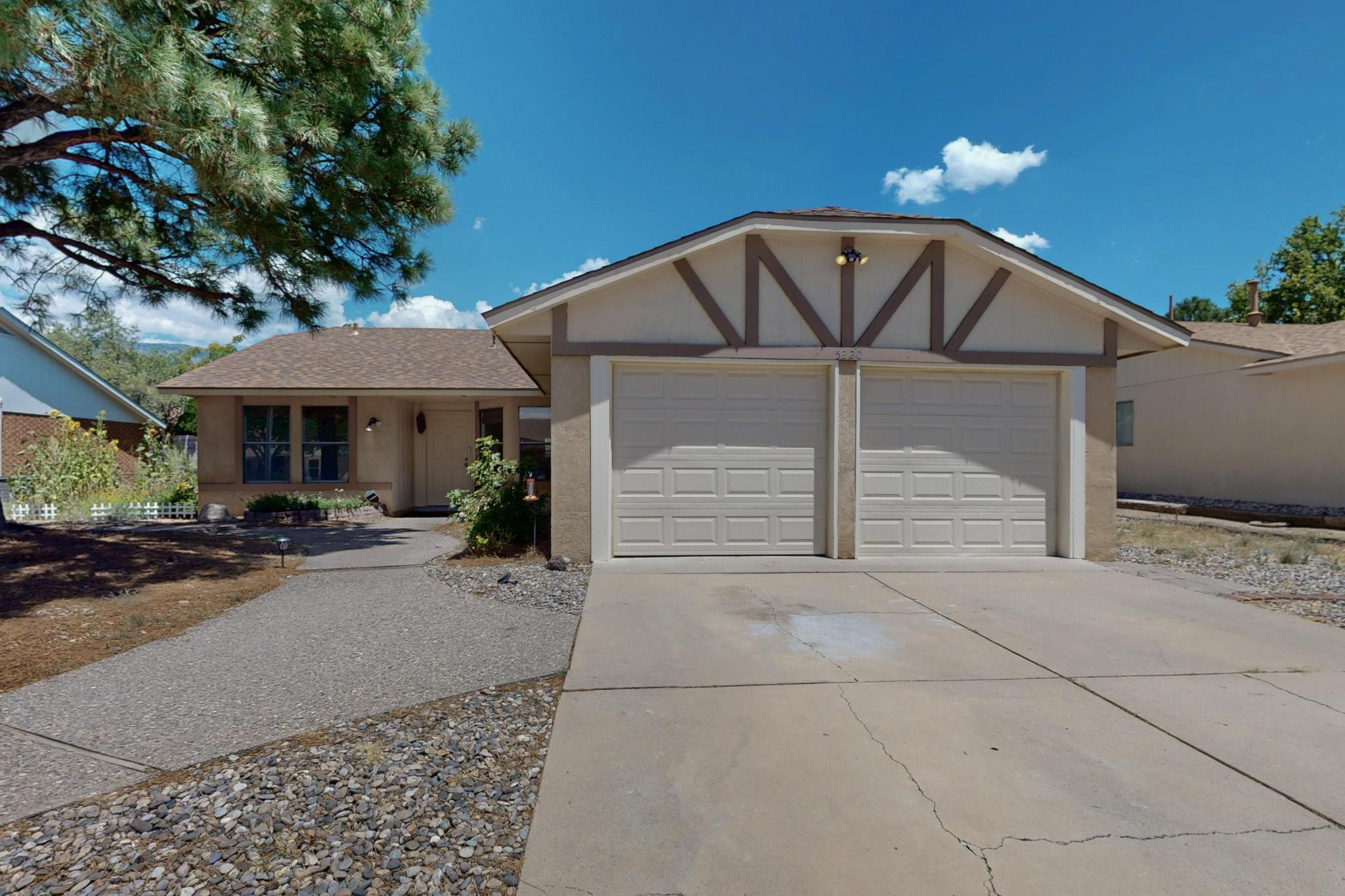 5220 OVERLOOK Drive NE