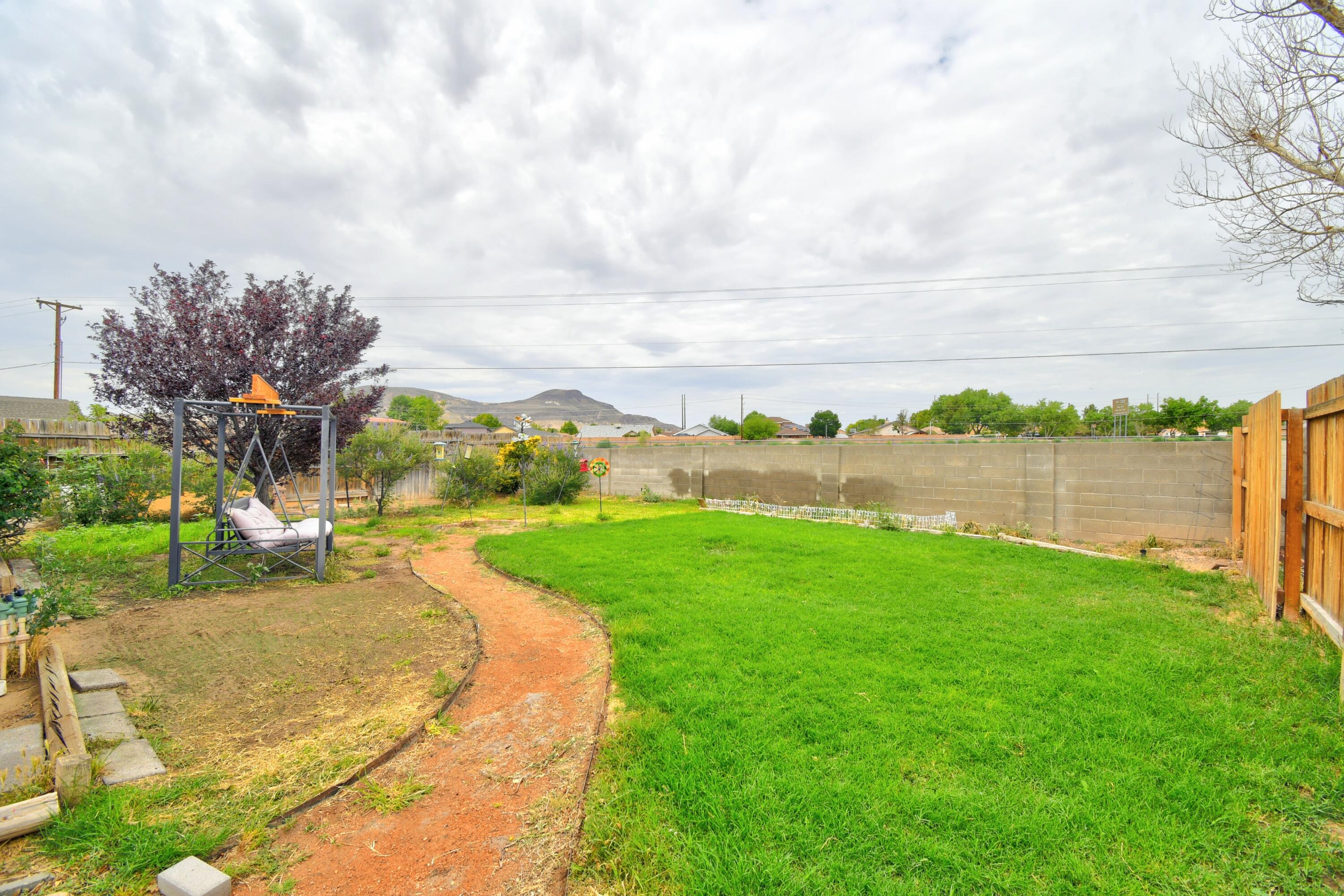 1079 CAMINO DEL REY SW
