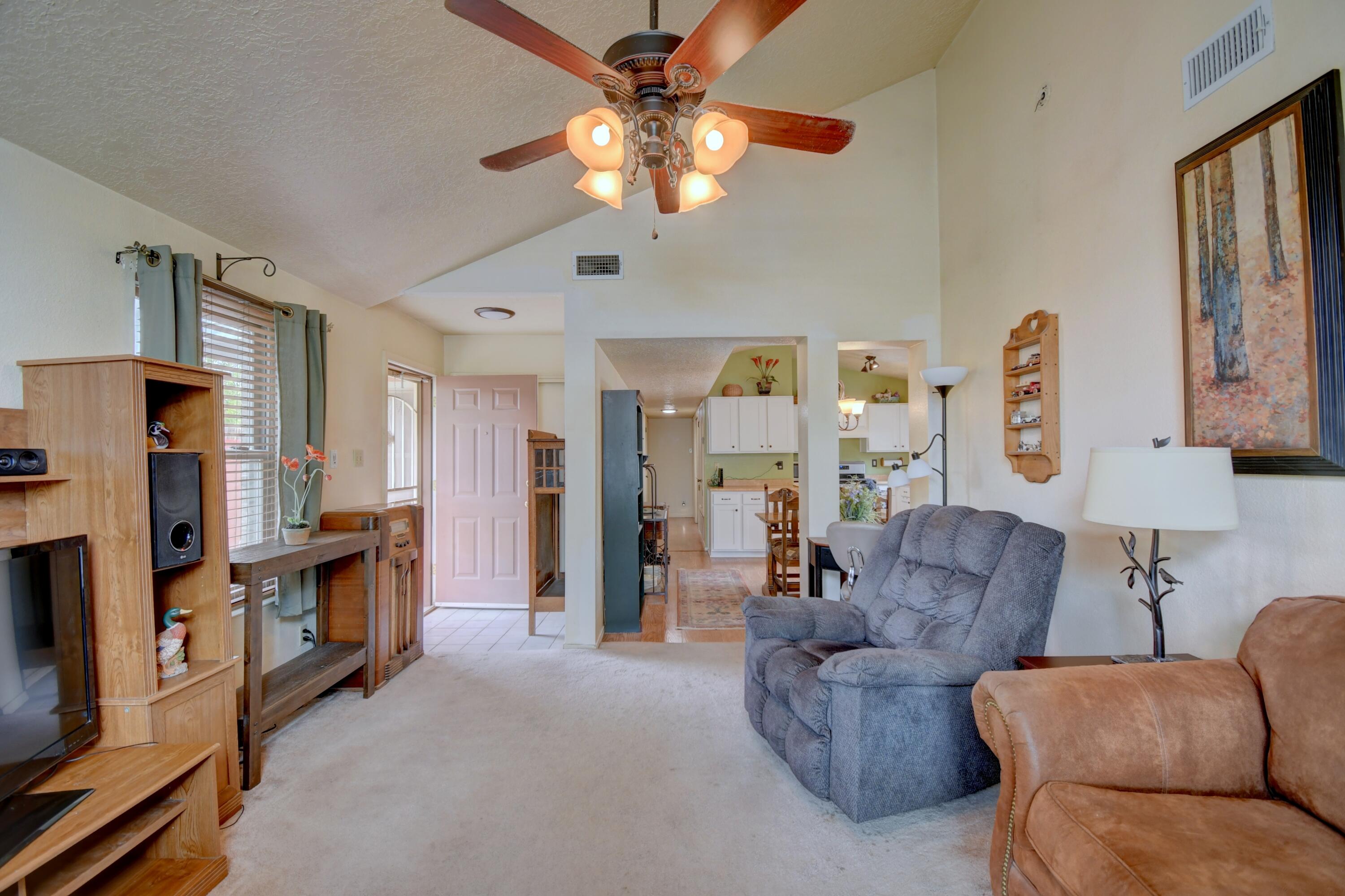 1079 CAMINO DEL REY SW