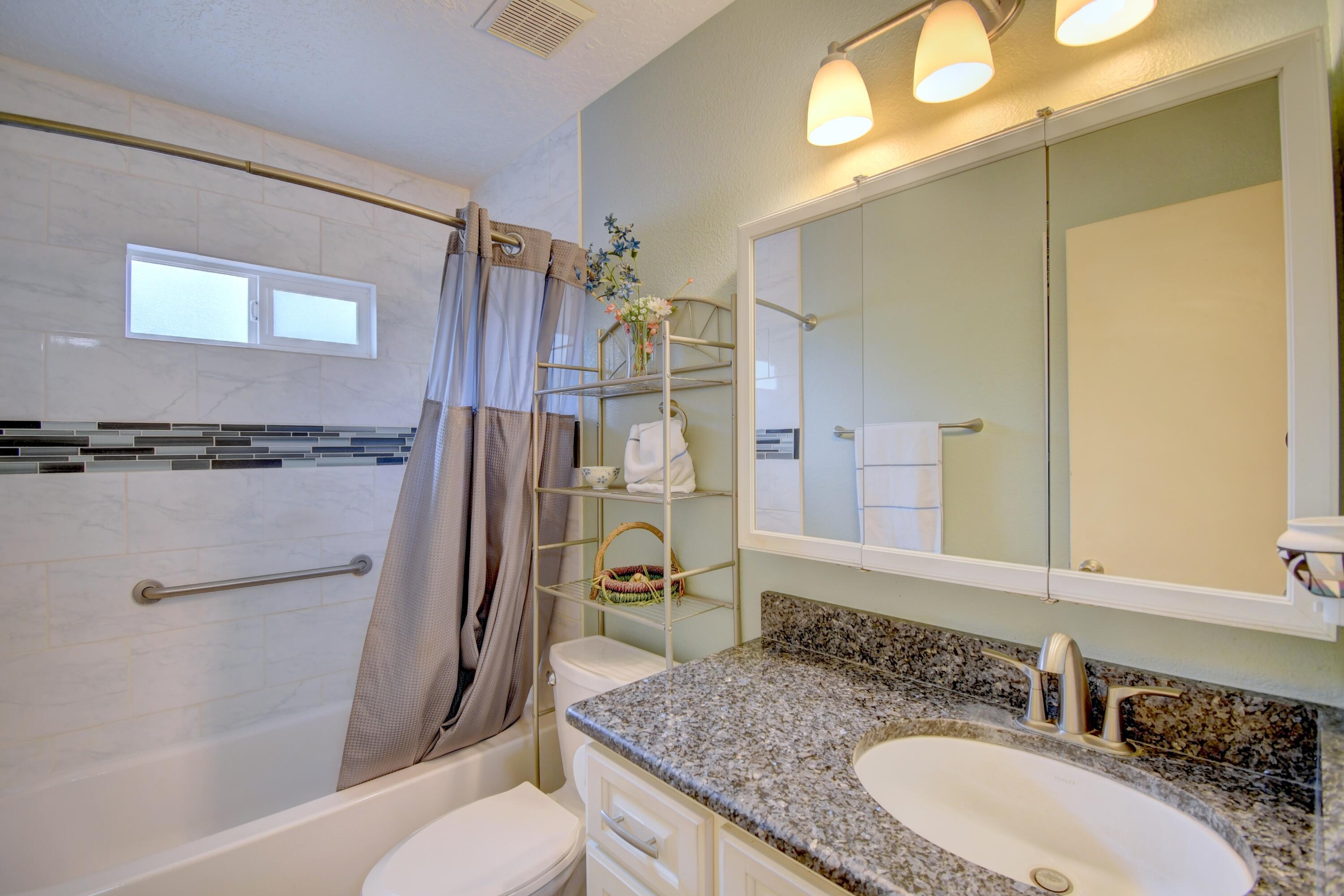 1079 CAMINO DEL REY SW
