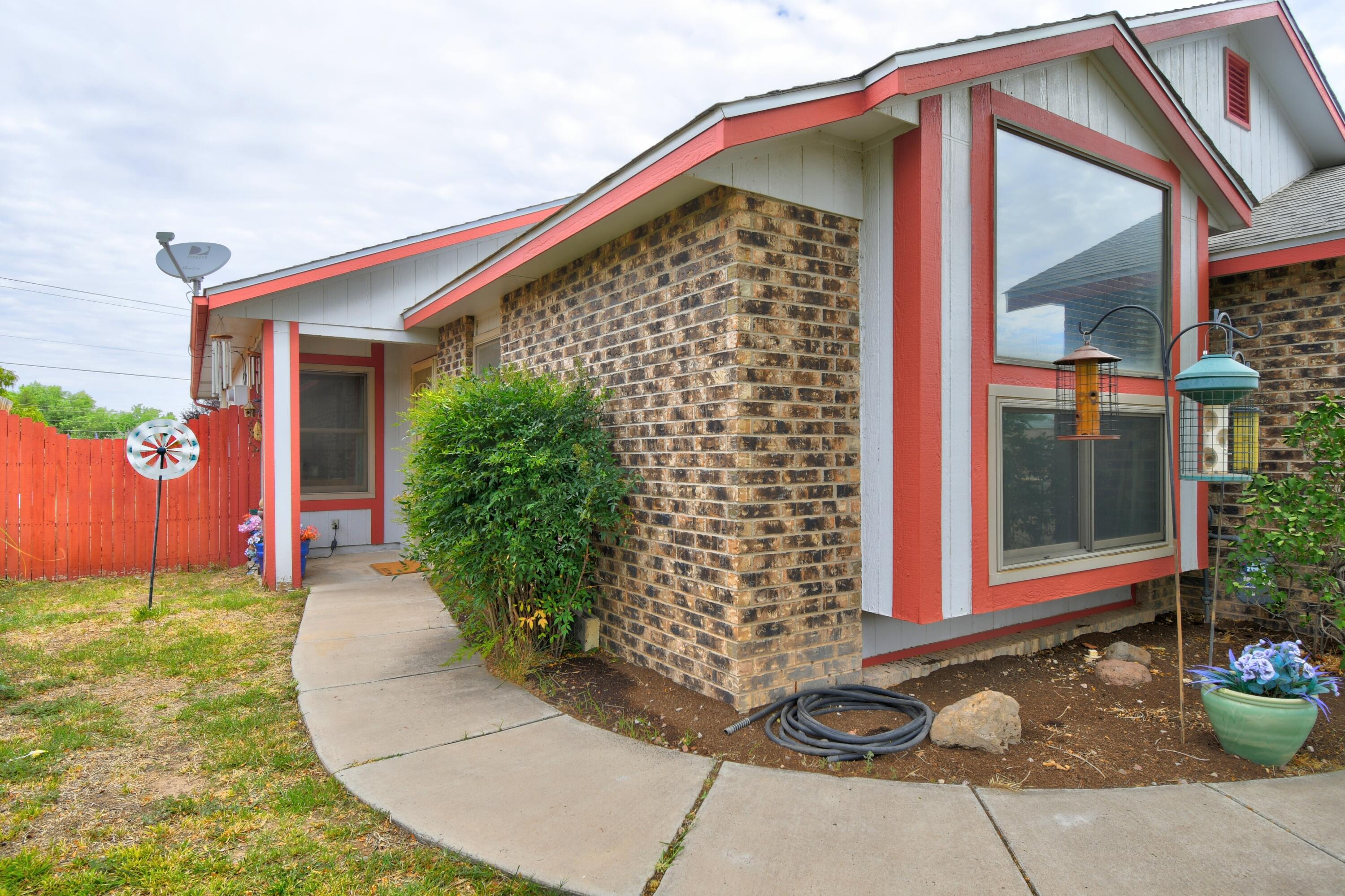 1079 CAMINO DEL REY SW
