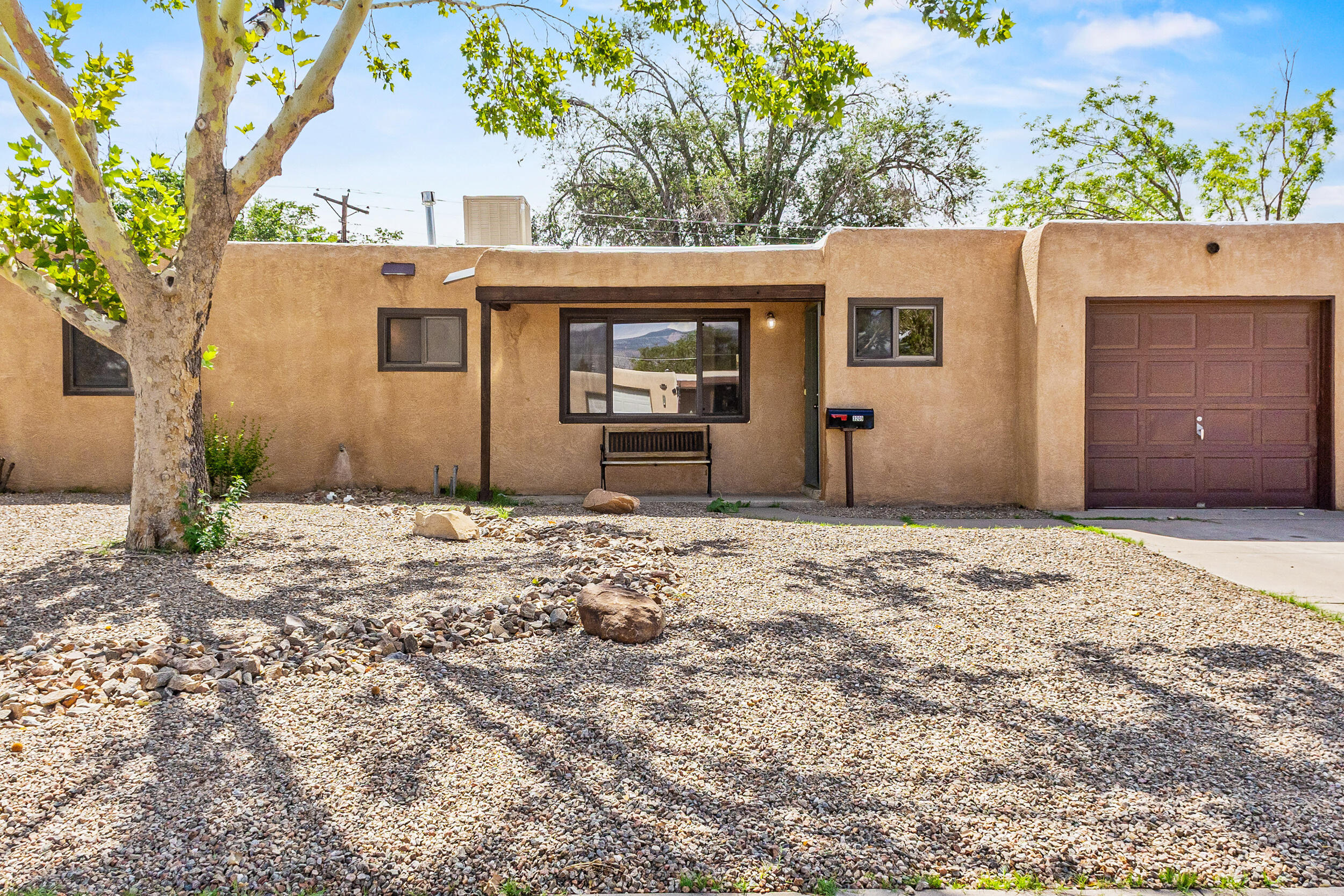 3209 LA VETA Drive