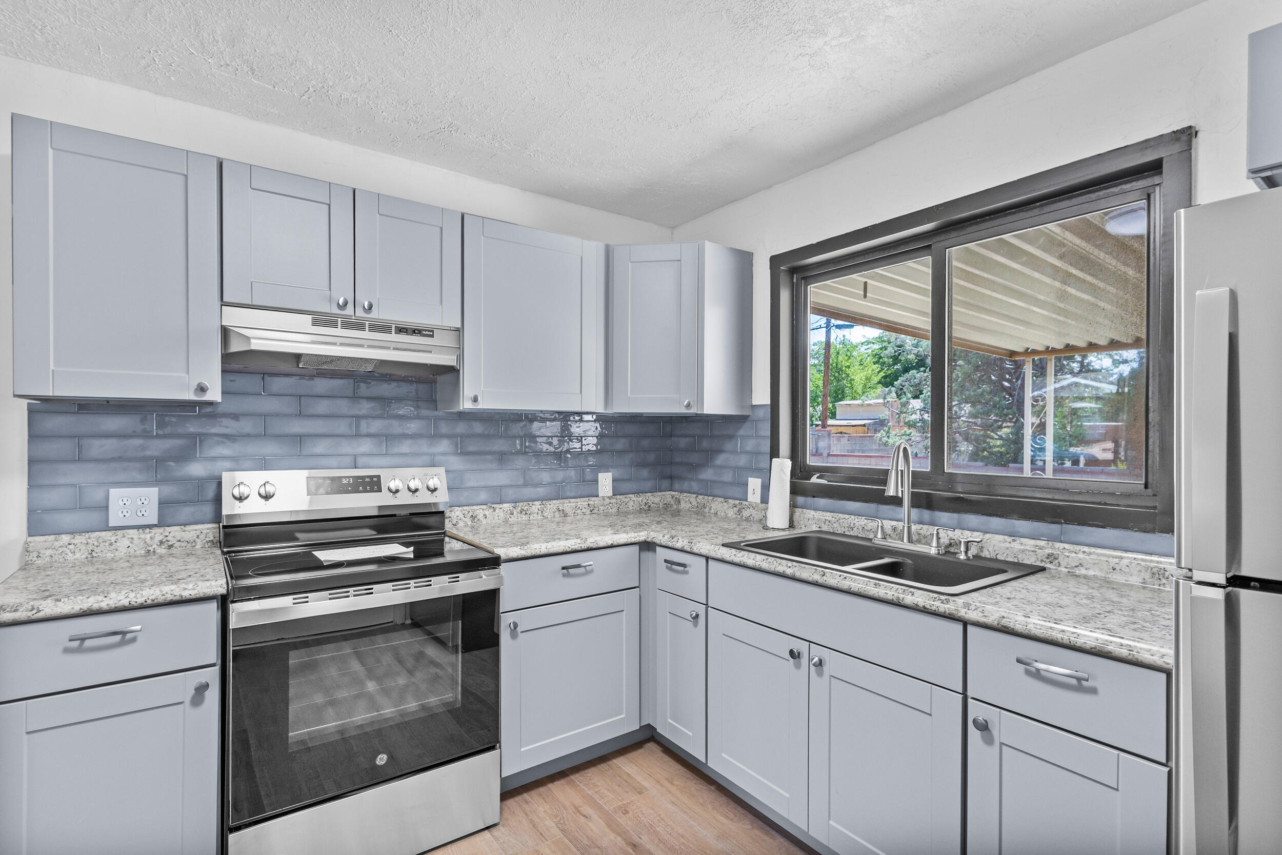 3209 LA VETA Drive
