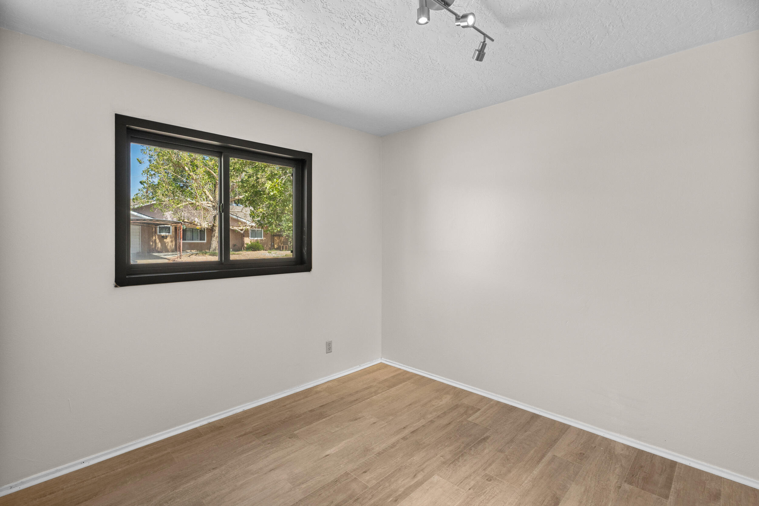 3209 LA VETA Drive