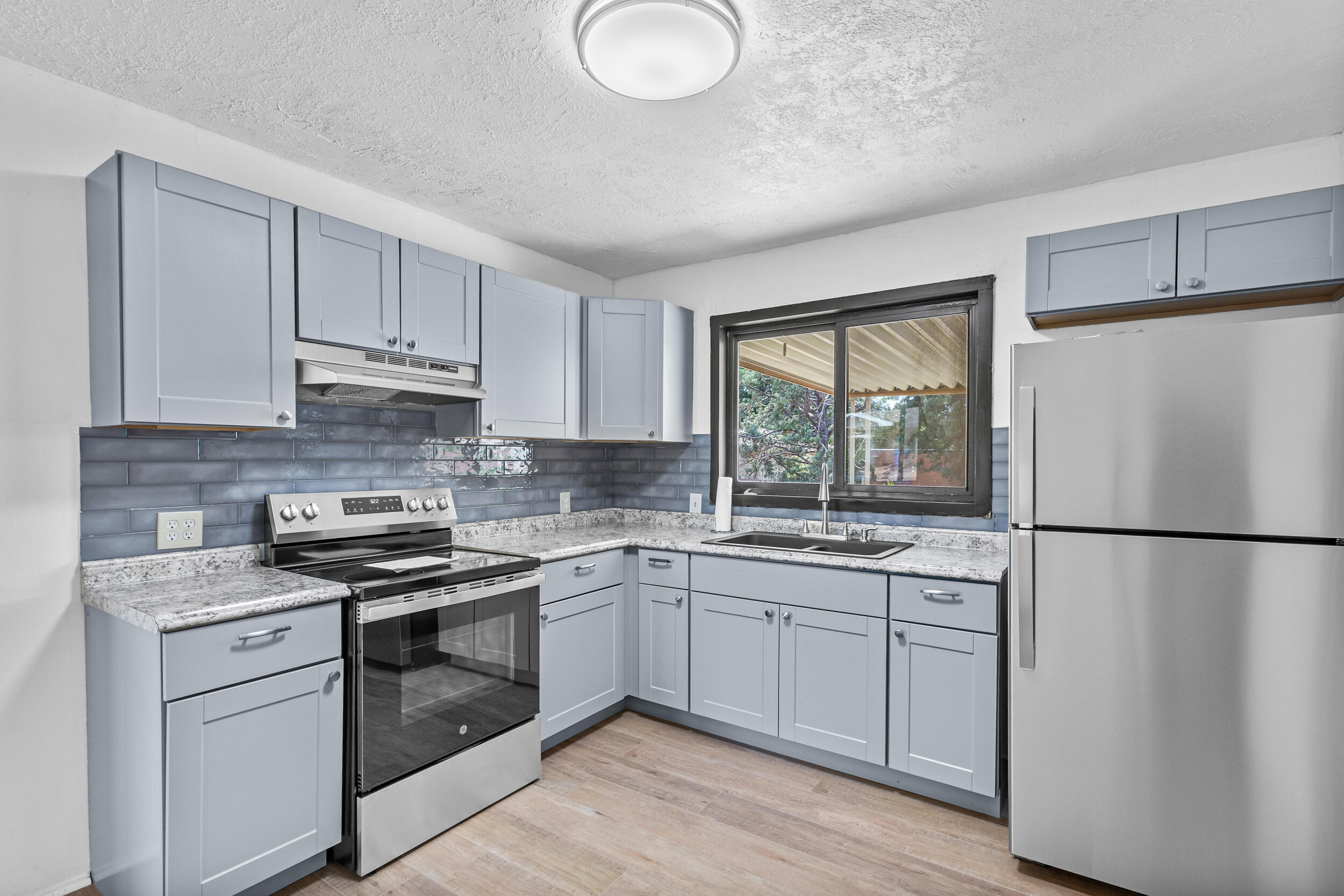 3209 LA VETA Drive