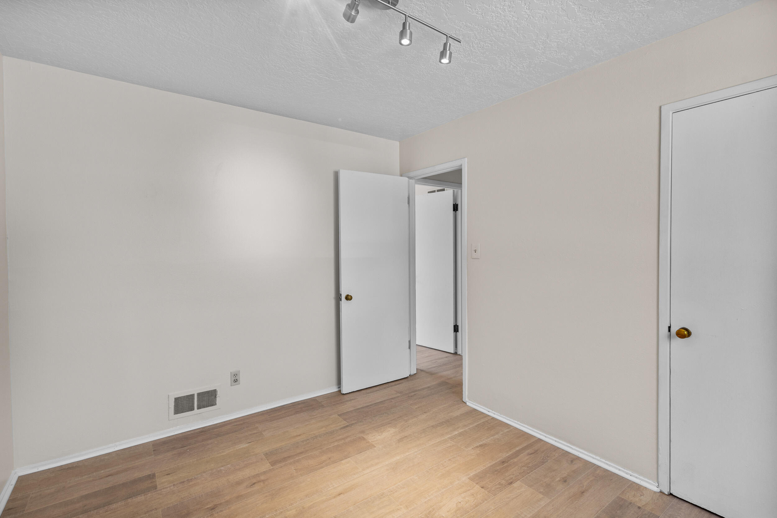 3209 LA VETA Drive