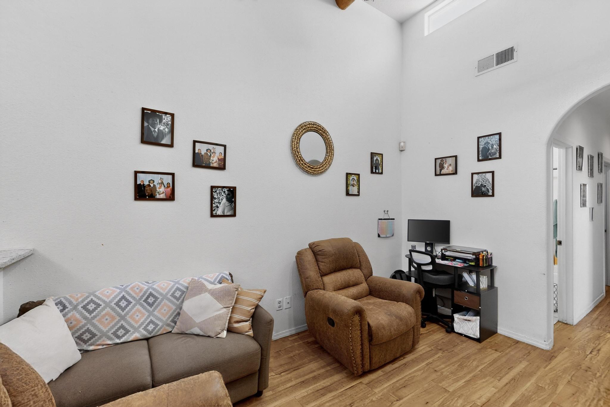 623 DESERT Drive SW