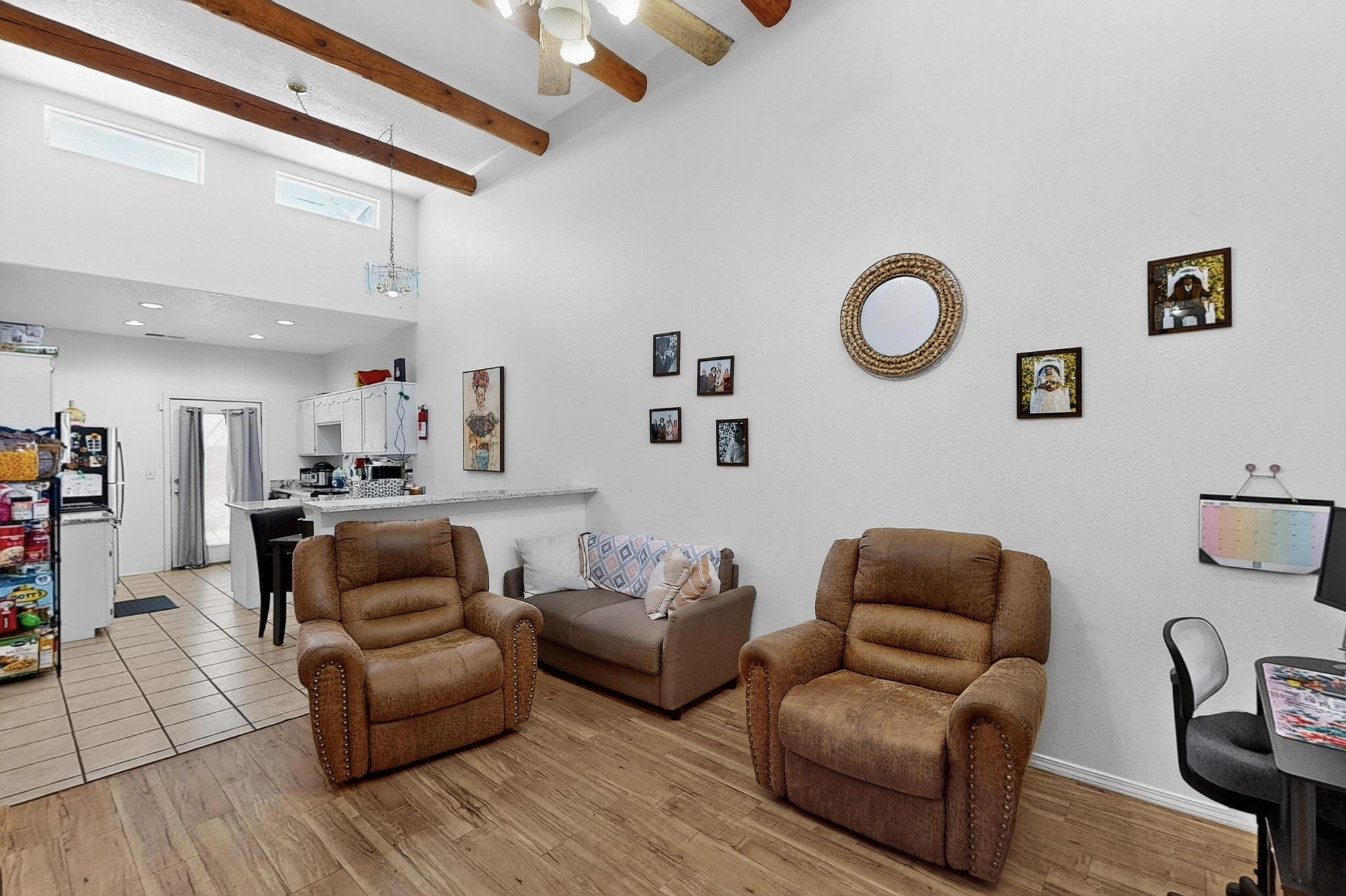 623 DESERT Drive SW
