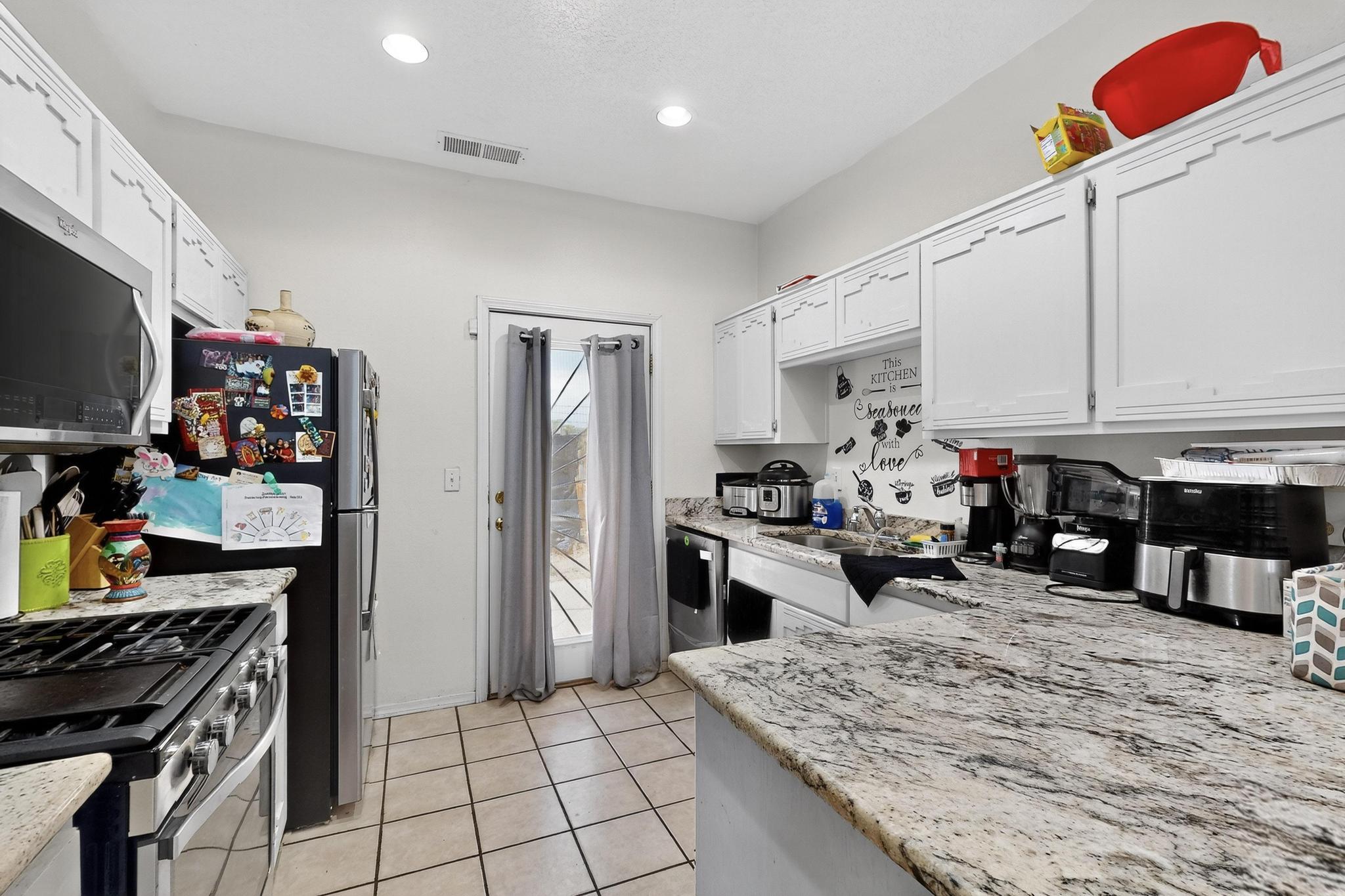 623 DESERT Drive SW