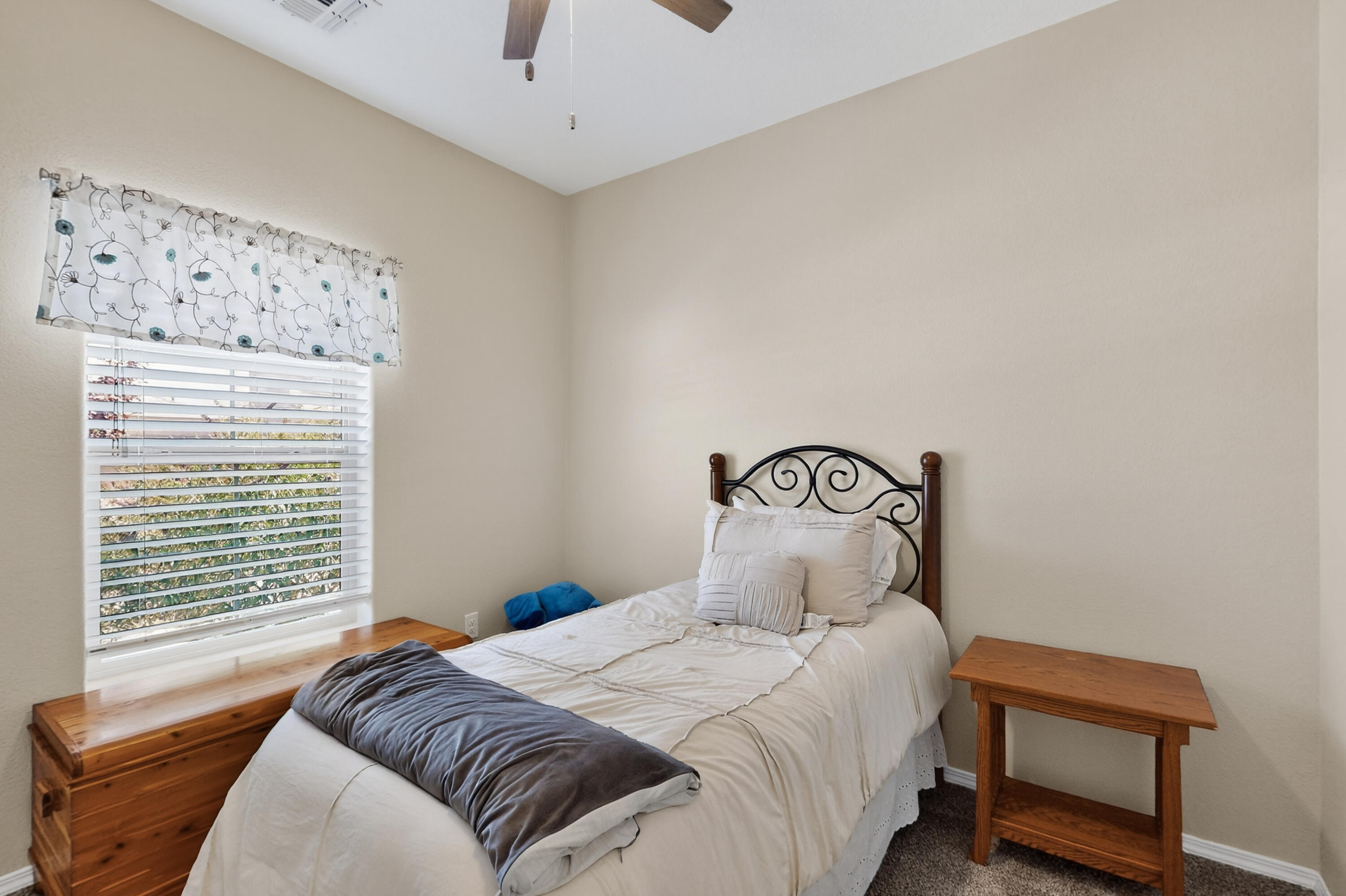 4842 MOUNT SALAS Street NE