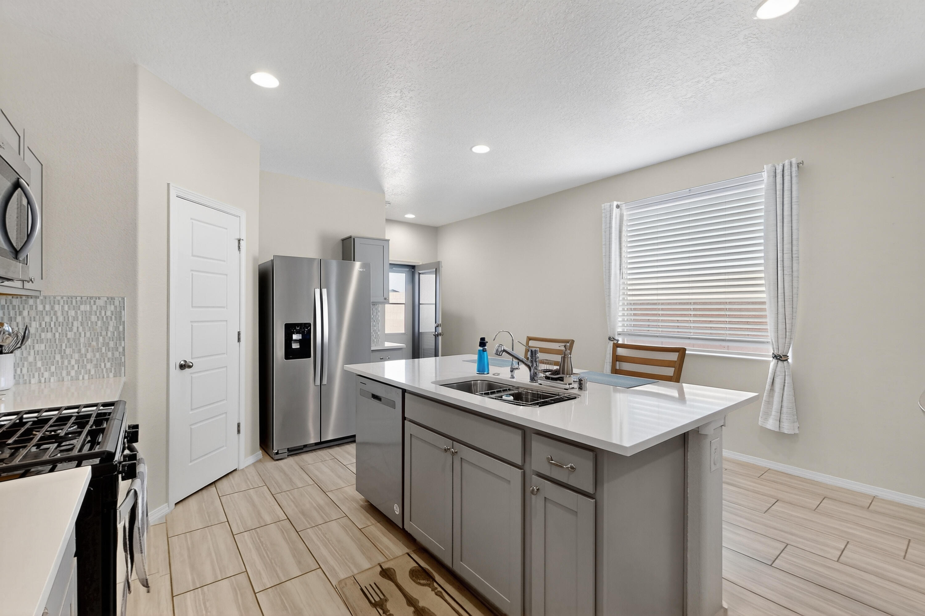 4842 MOUNT SALAS Street NE