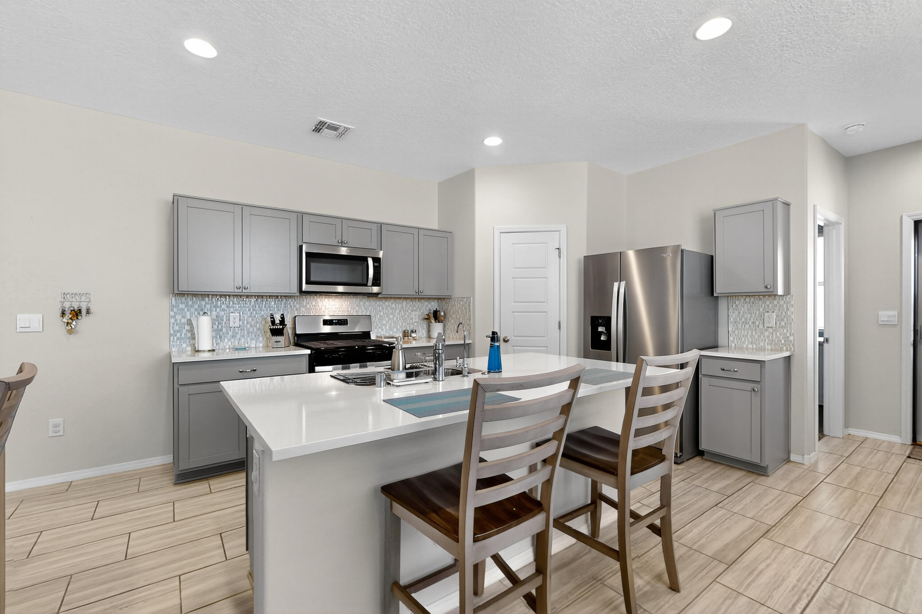 4842 MOUNT SALAS Street NE