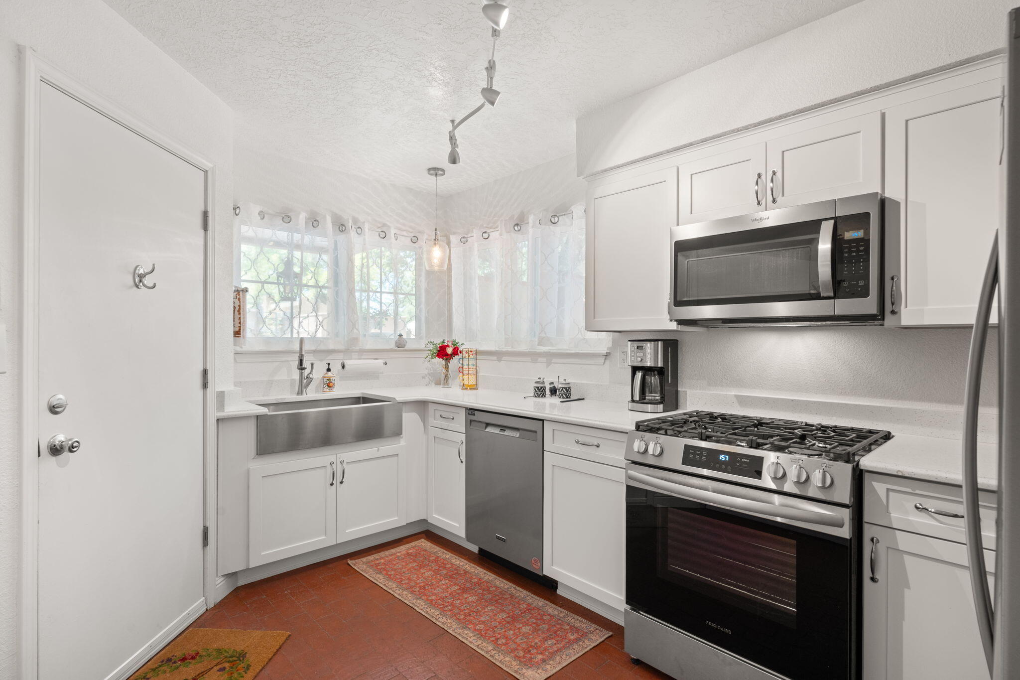 3040 SOMBRA DEL RIO NW