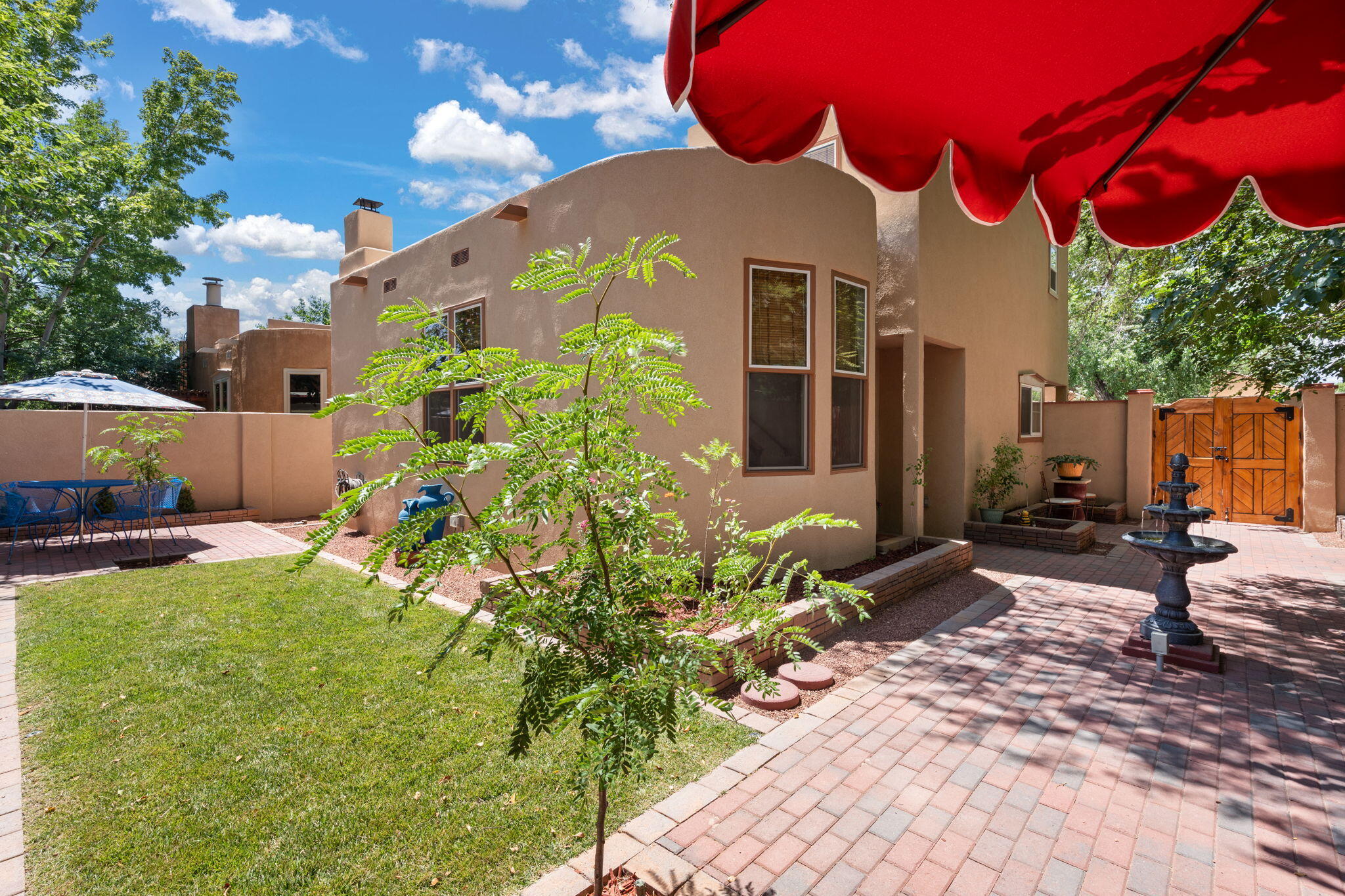 3040 SOMBRA DEL RIO NW